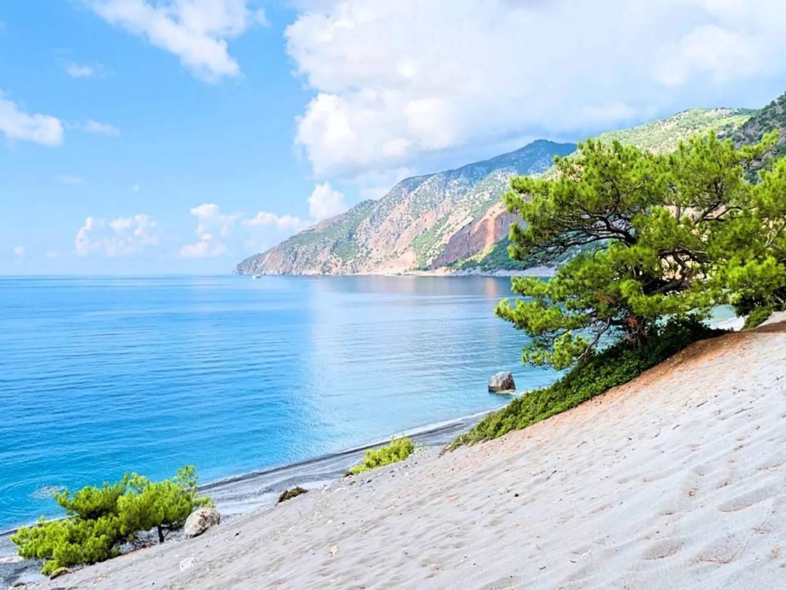 "Acrothea Villa Beheizter Pool" - Buiten