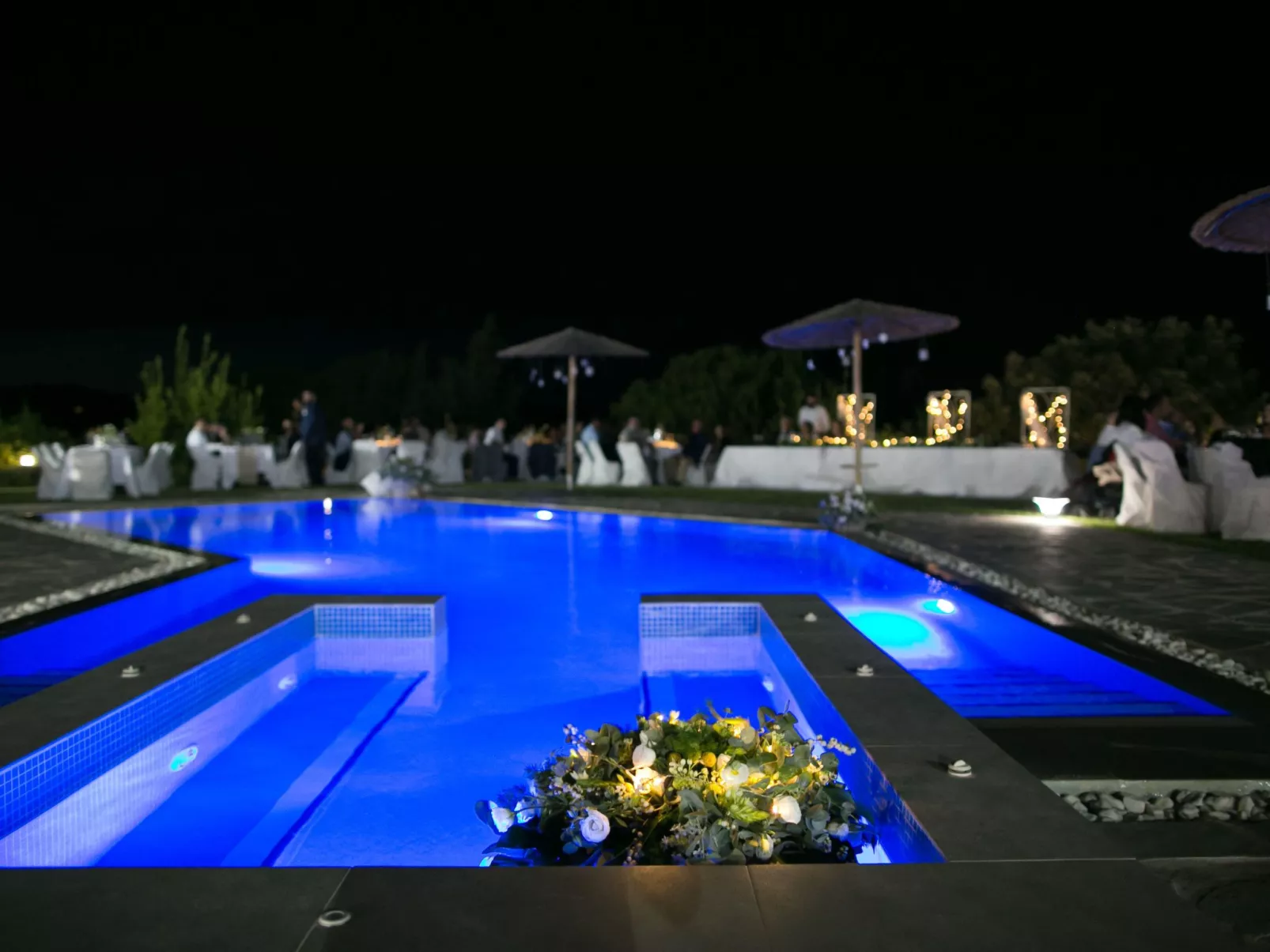 Luxuriöse, geräumige, private Villa mit sechs Schlafzimmern - Buiten