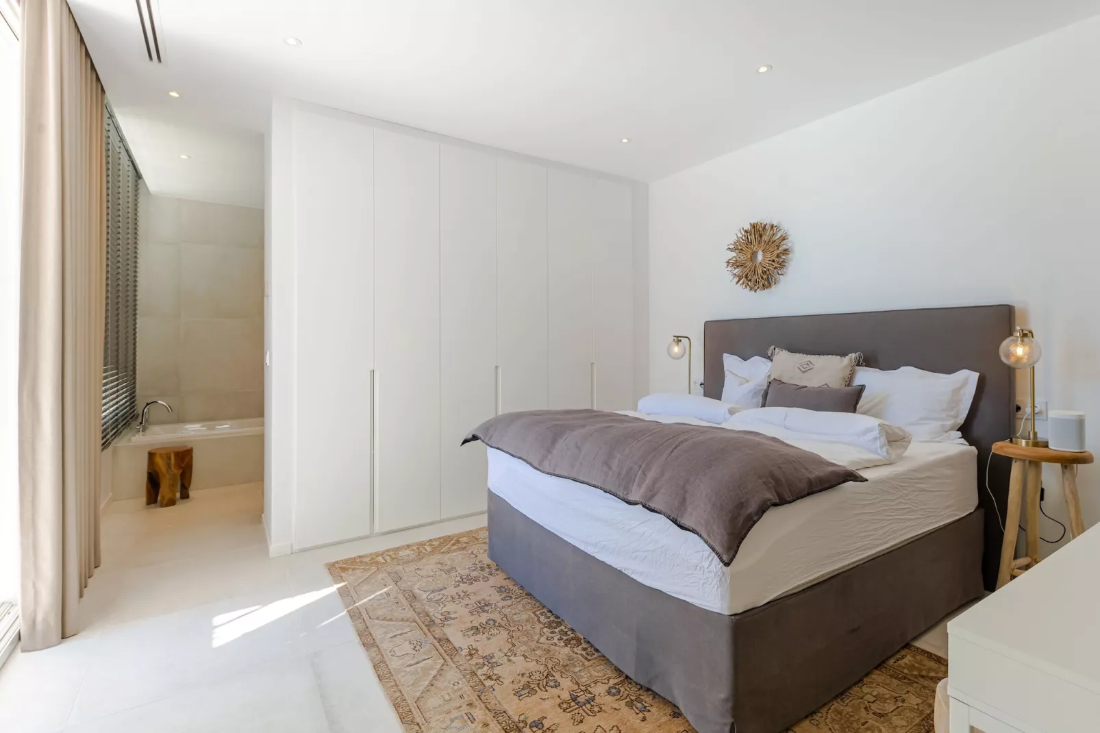 Unique & Luxurious Villa with Heated Pool! - Slaapkamer