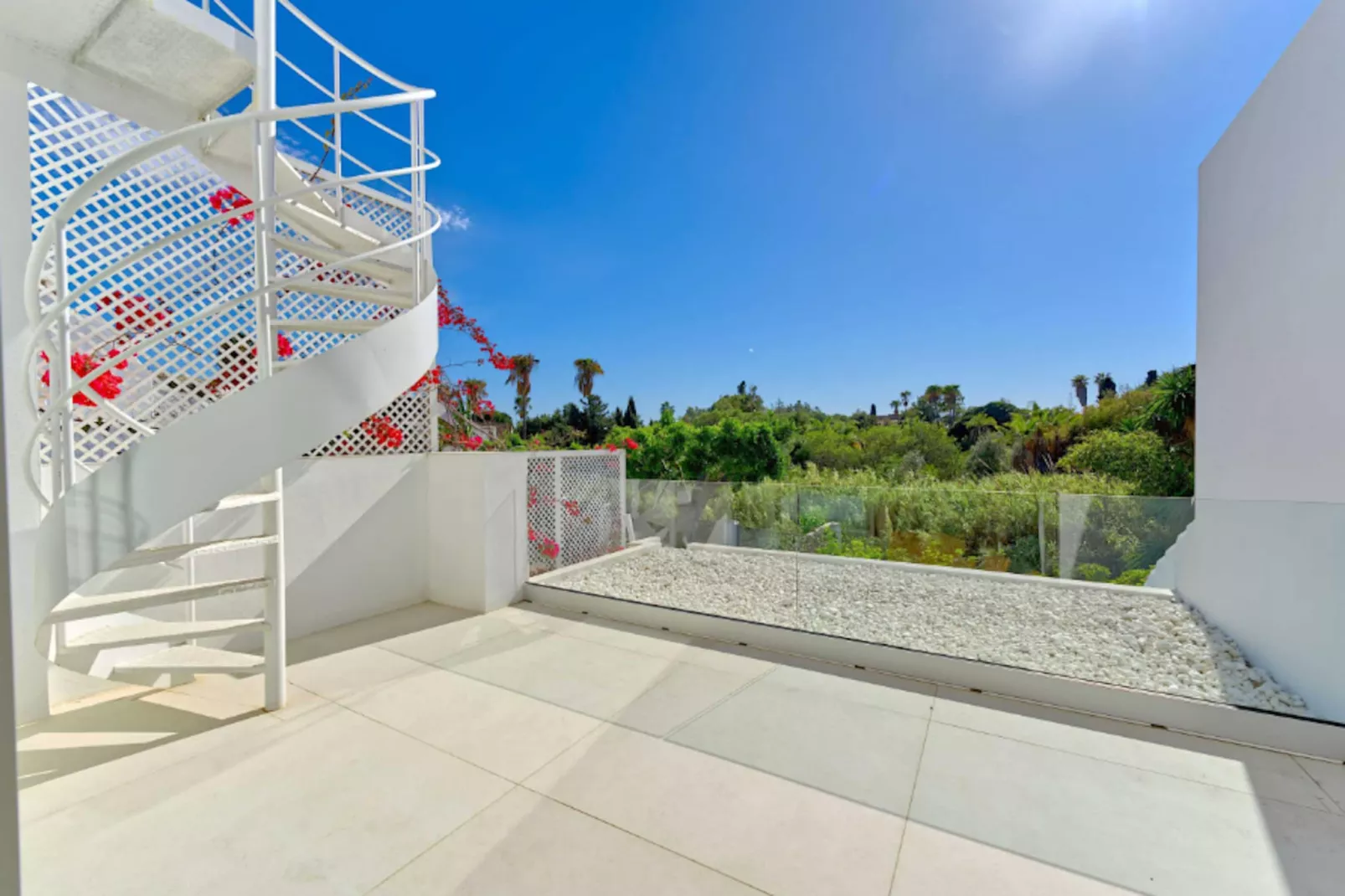 Contemporary & Very Spacious Villa Puerto Banus - Terrasbalkon