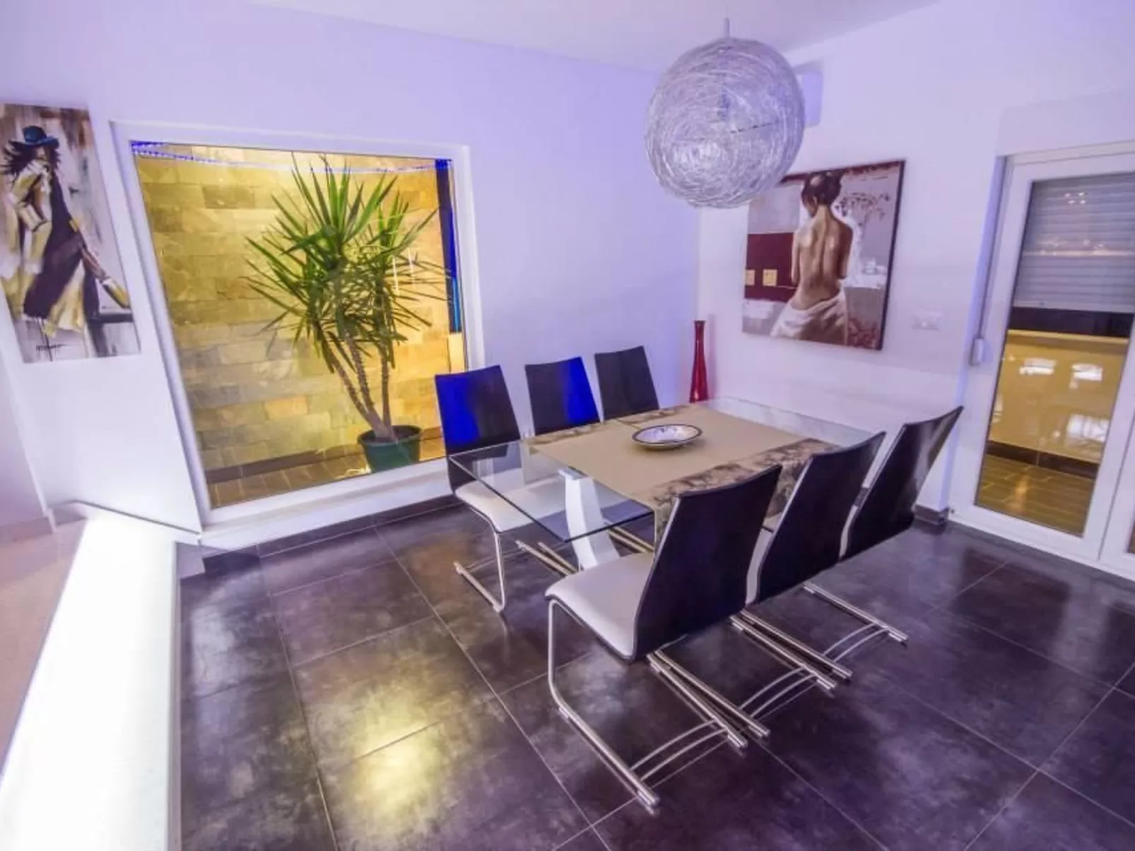 Modernes Apartment mit Gartennutzung, einer groß - Image-tags.info