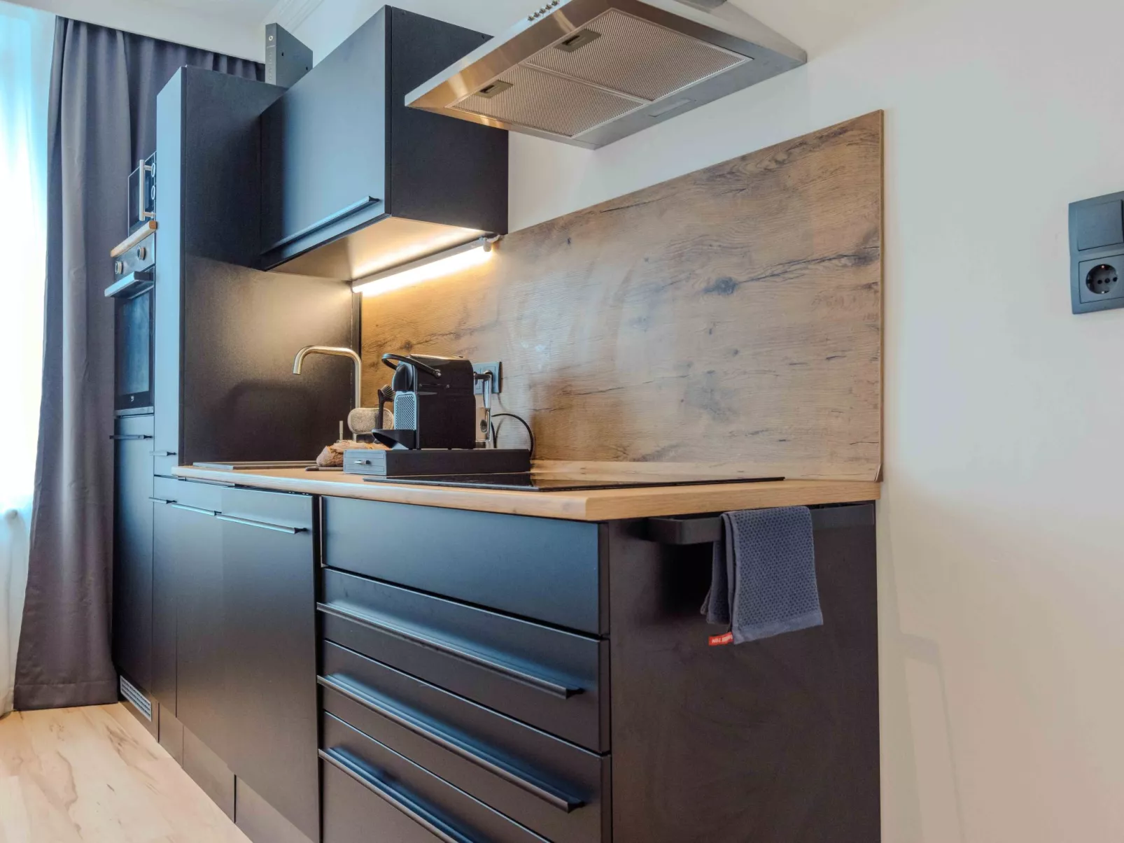 Schiller Apartment im Zentrum von Hof. Küche, Parkplatz, 250MBit Wlan - Binnen