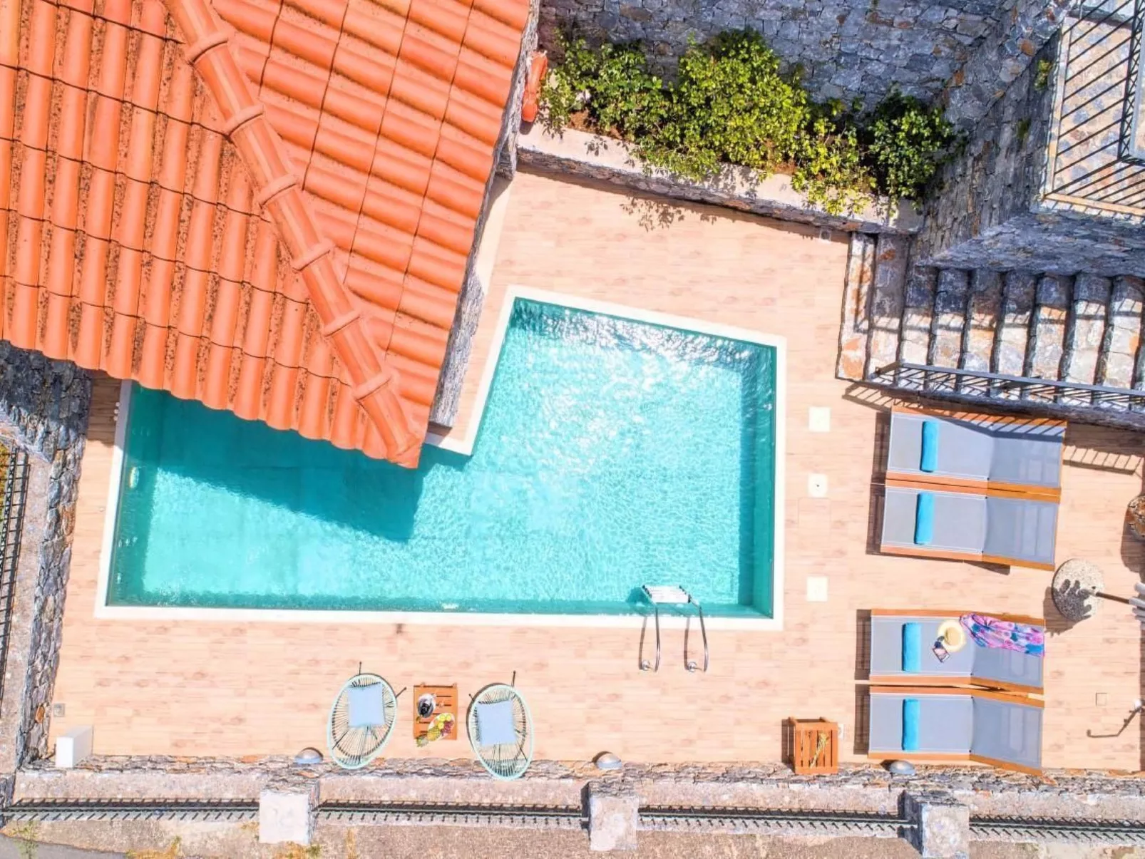 "Acrothea Villa Beheizter Pool" - Buiten