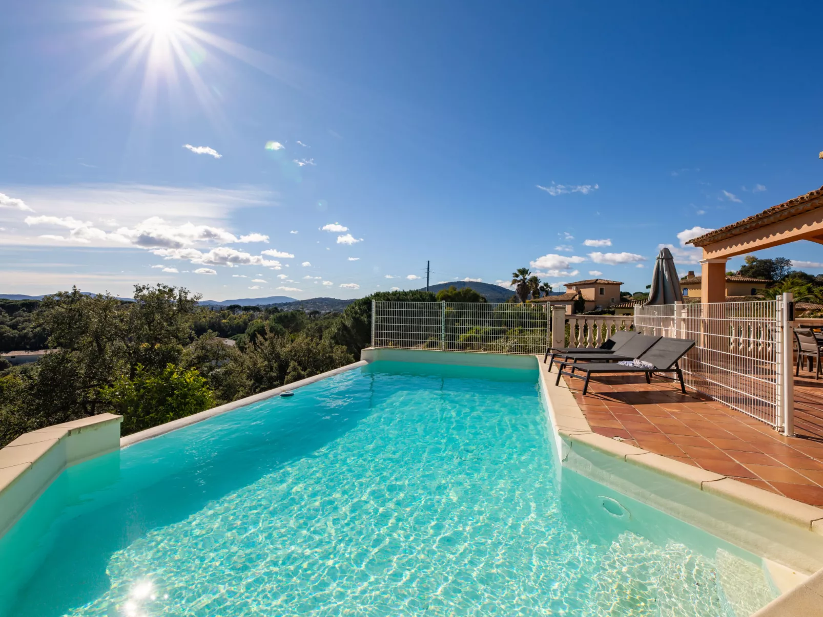 La Figuière - Buiten