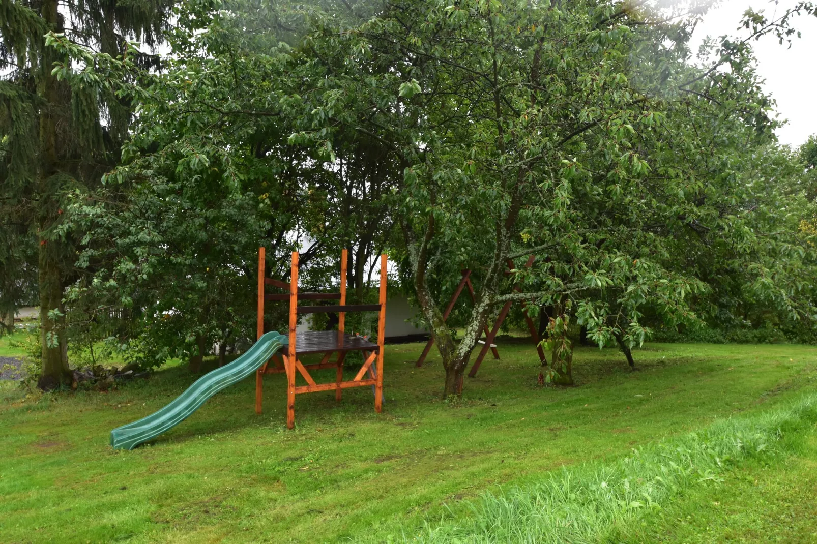 Chalet Nisou 3 - Tuinen zomer