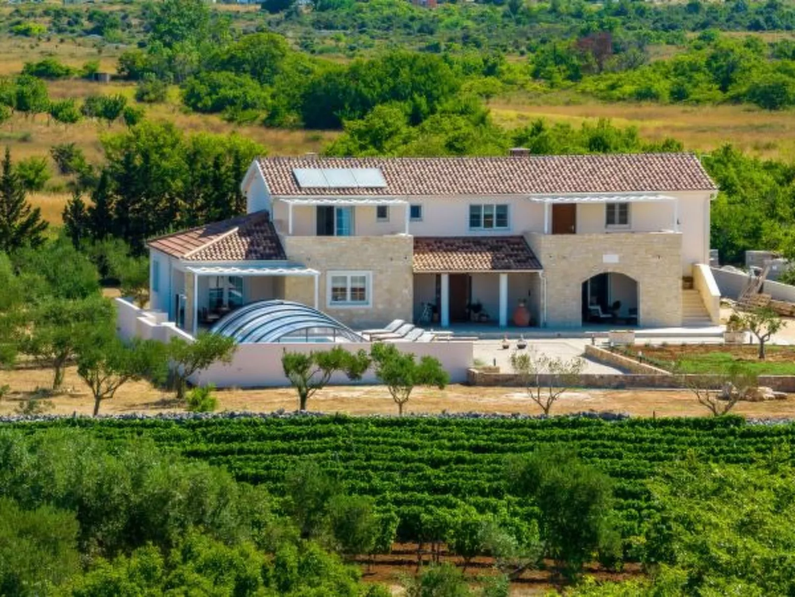 Villa Andamalu with heated pool - Image-tags.info