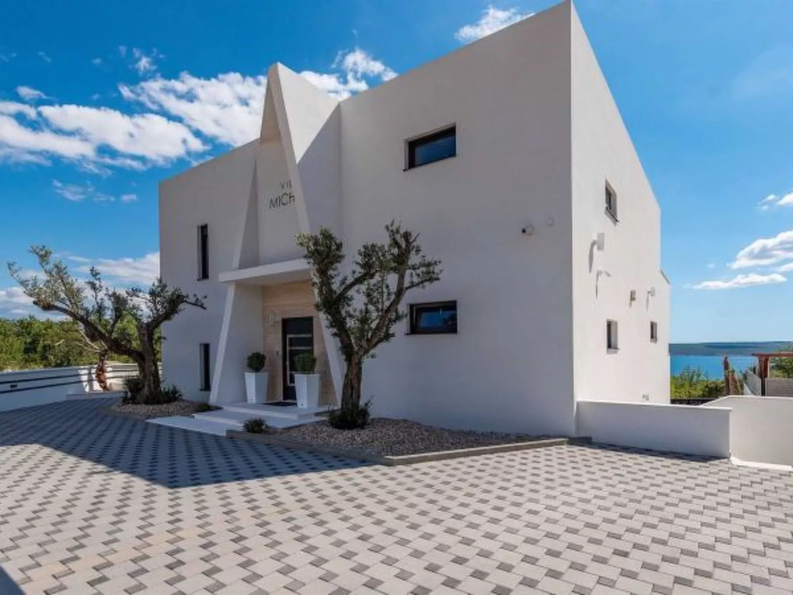 Luxury Villa Michele with infinity pool - Image-tags.info