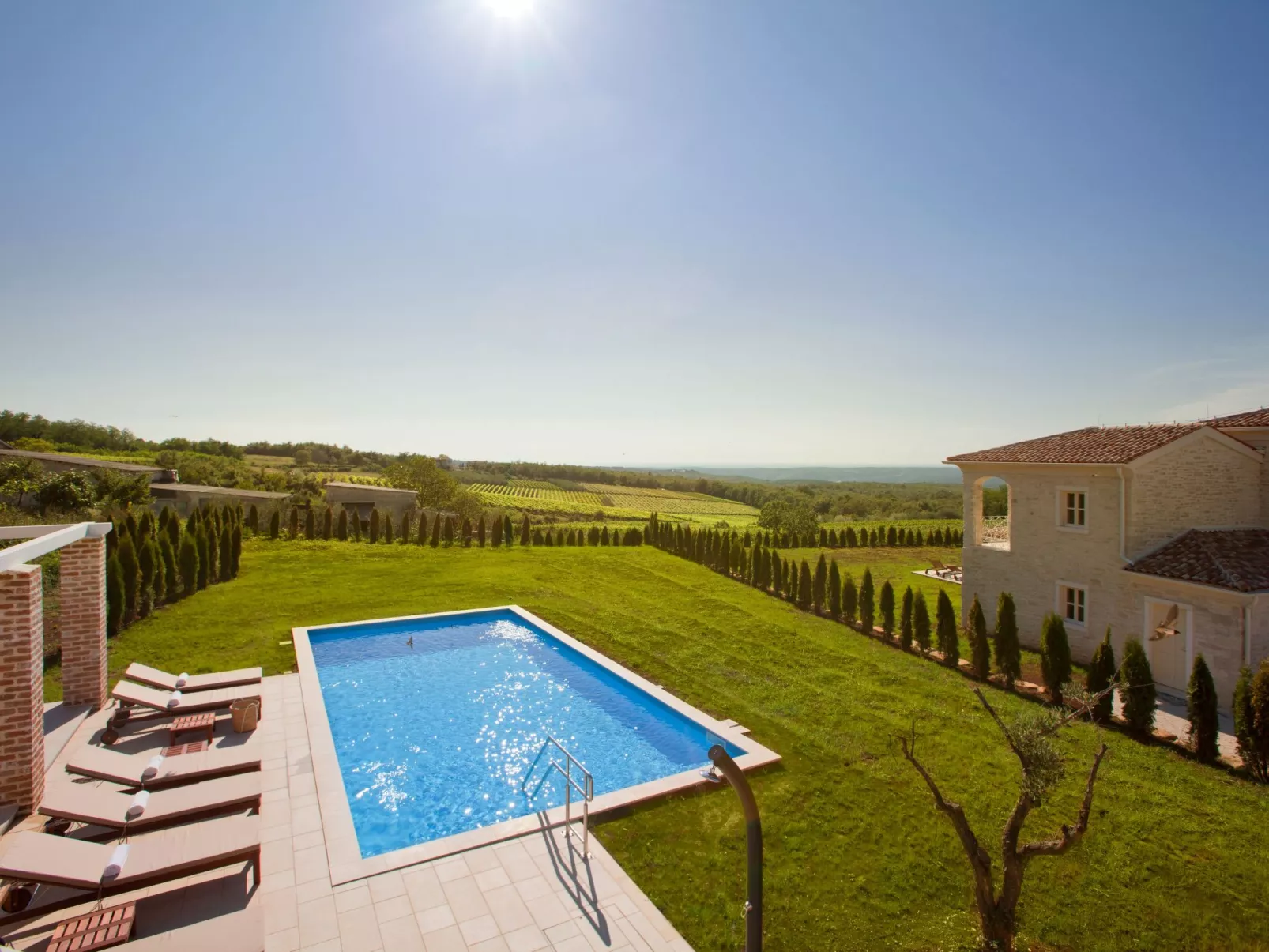 Villa "Star" mit Whirlpool - Buiten