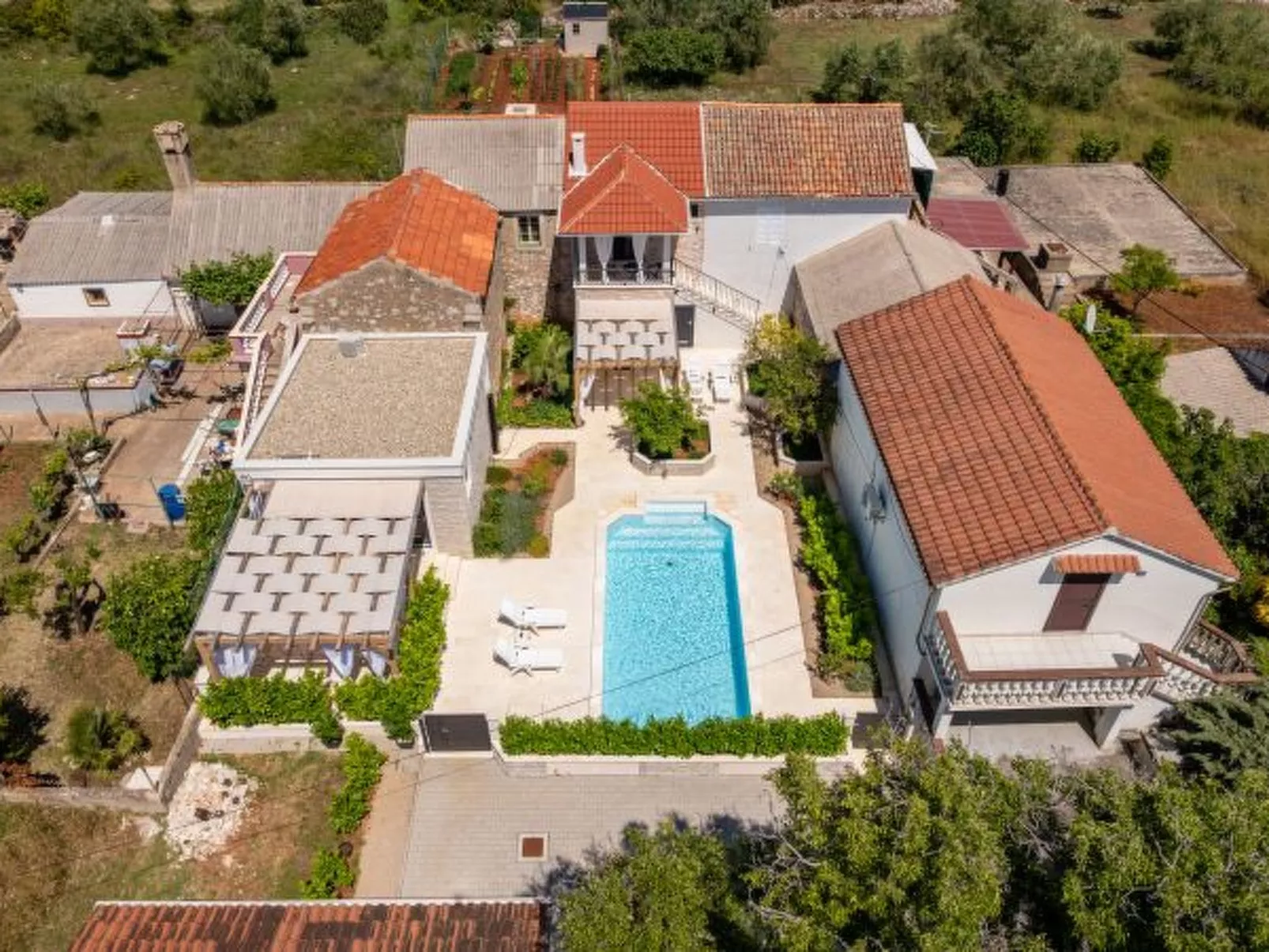 Apartment Varos 2+1 with shared pool - Image-tags.info