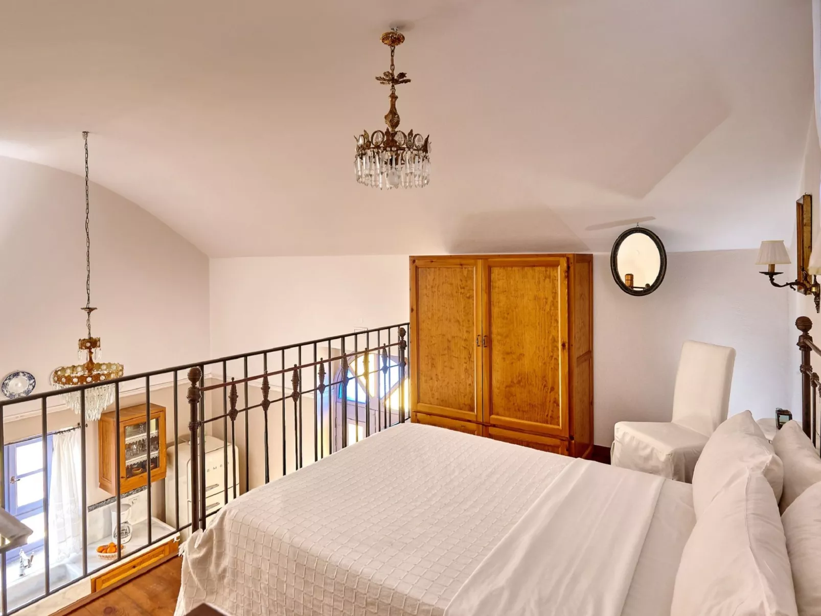 Traditionelle Natursteinvilla mit tollem Meerblick - Binnen