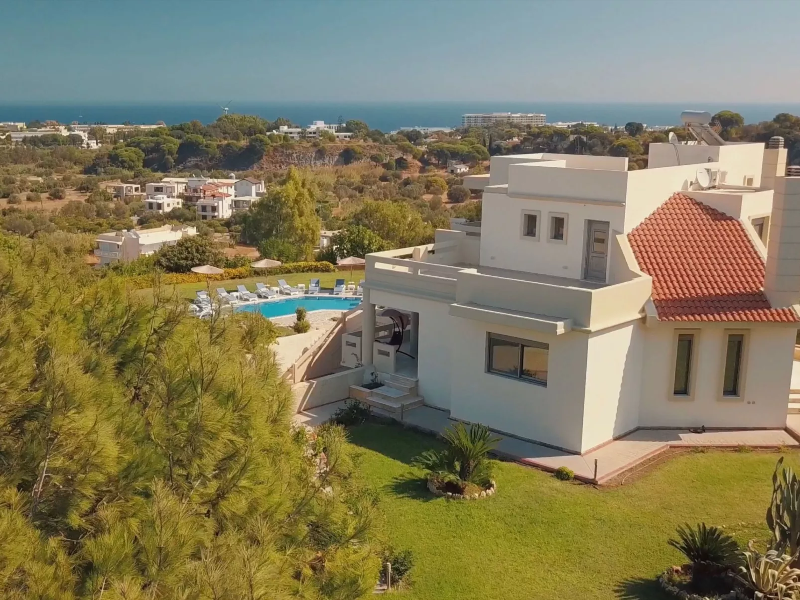 Luxuriöse, geräumige, private Villa mit sechs Schlafzimmern - Buiten