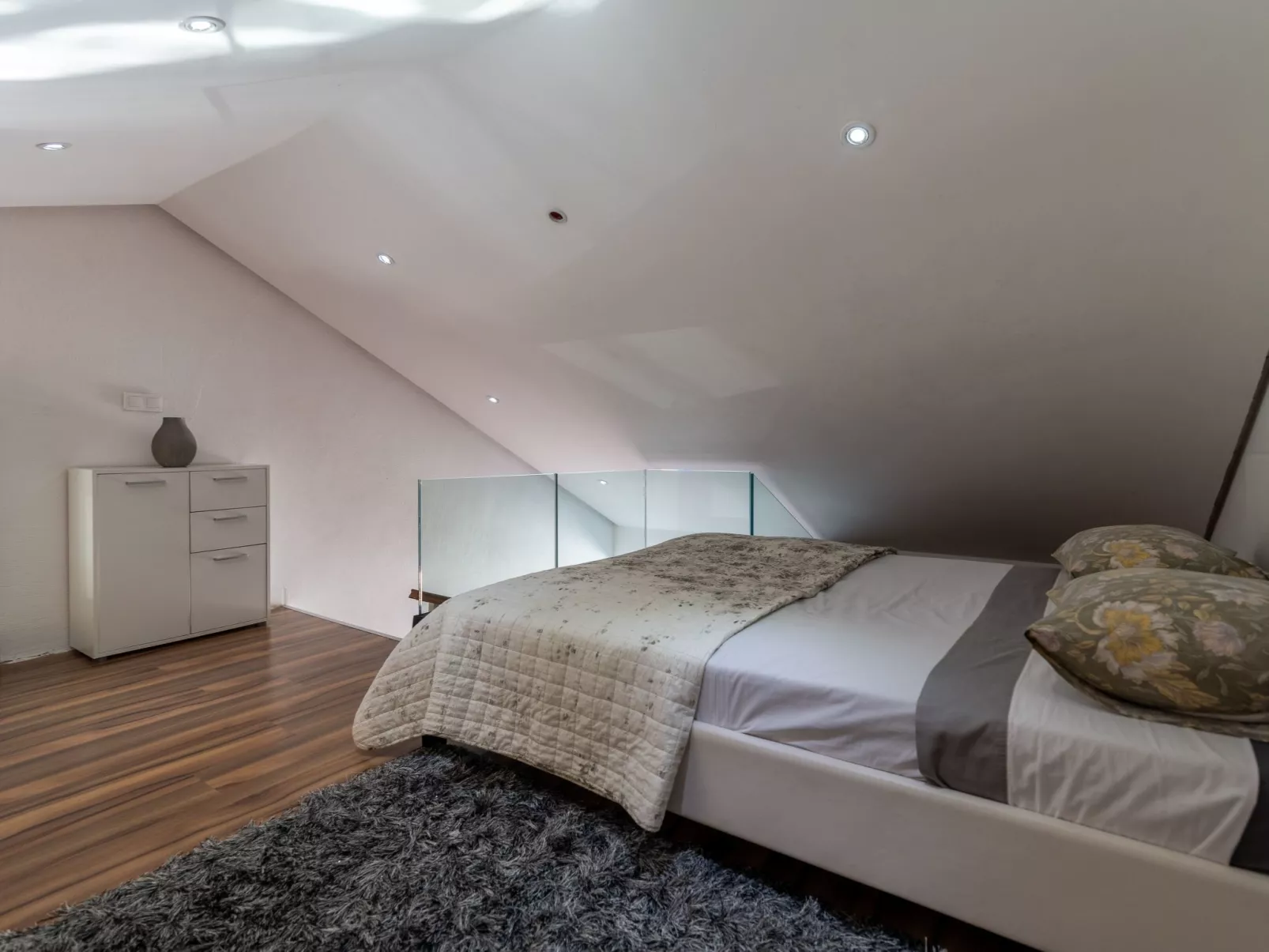 Moderne Ferienwohnung mit Gartennutzung, einem g - Image-tags.info