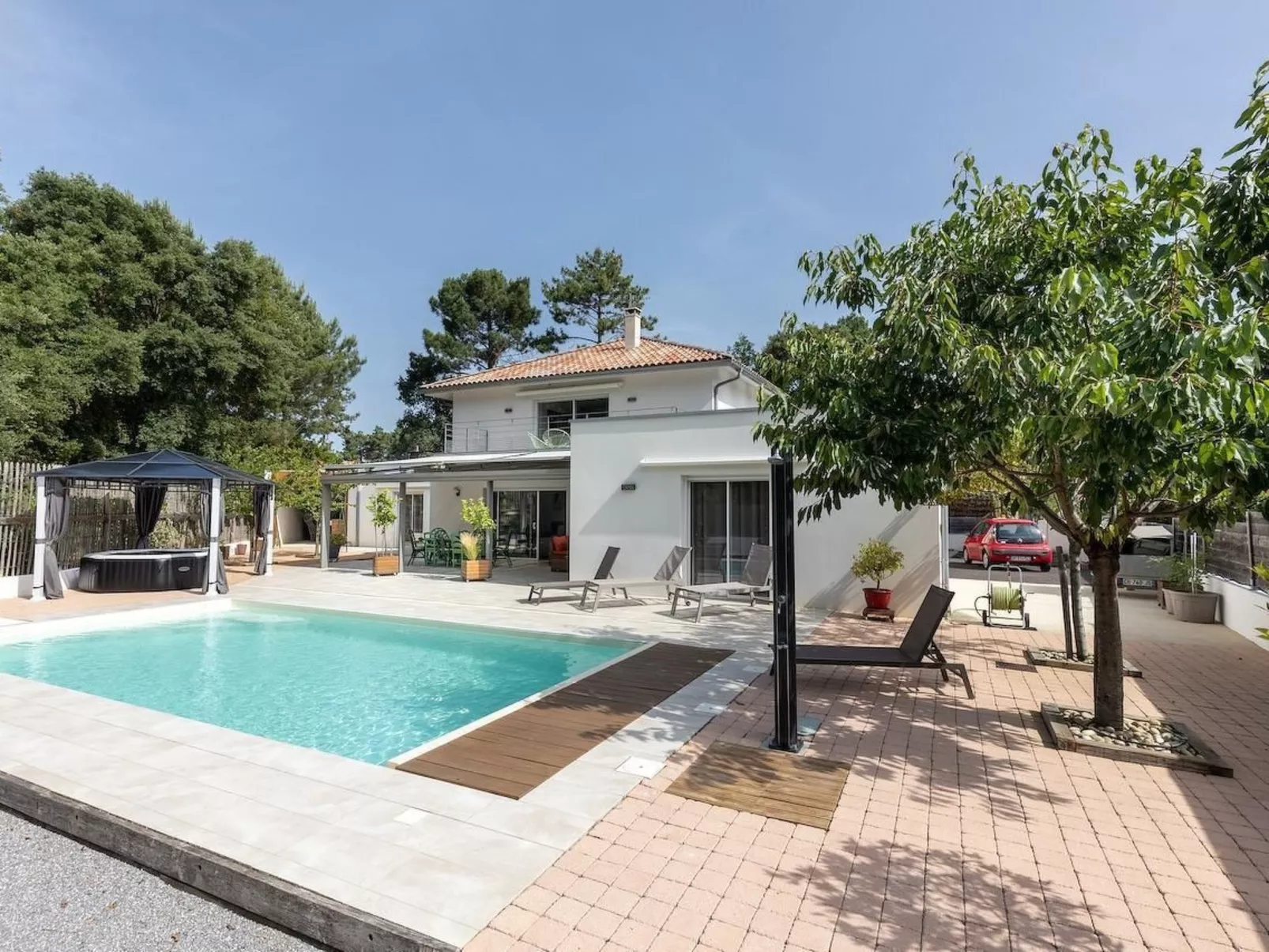 "L'Oustaou des Hournails" (Das Haus der Hournails) - Buiten