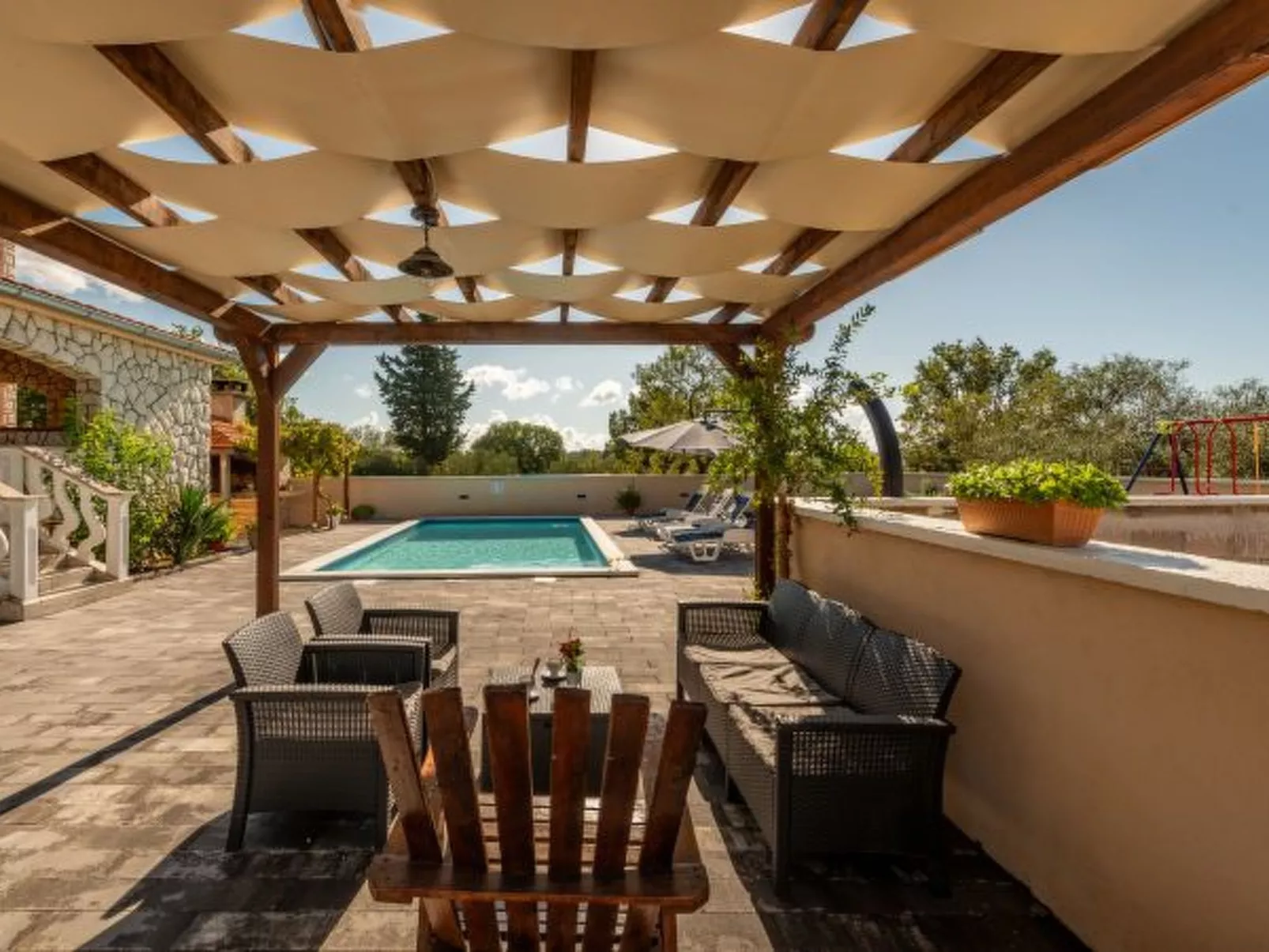 Holiday House Laetitia with pool - Image-tags.info