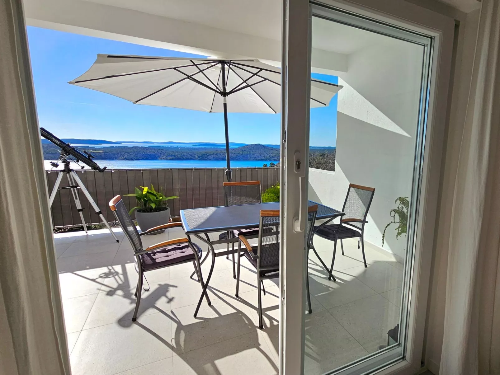 Für 3 Personen und 1 Kind in Sibenik, Dalmatien - Image-tags.info