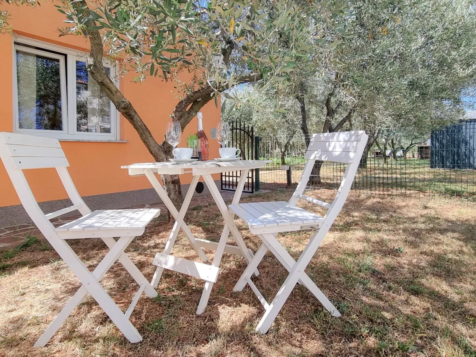 Wohnung "Barbara" mit Terrasse - Buiten