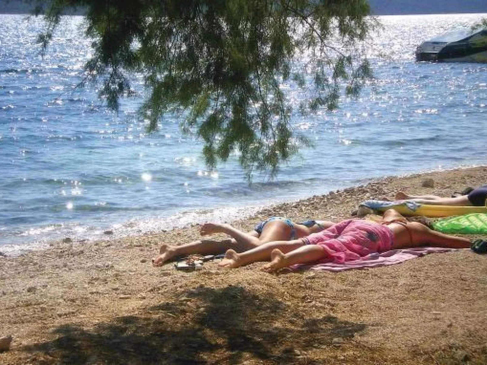 Erdgeschoss Doppelbettzimmer 25m² mit geräumiger Terrasse und Meerblick Villa M - Buiten