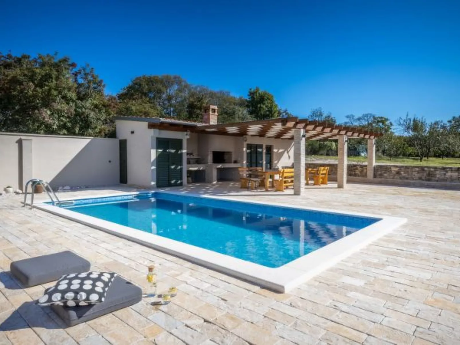 Villa Oliveto with pool - Image-tags.info