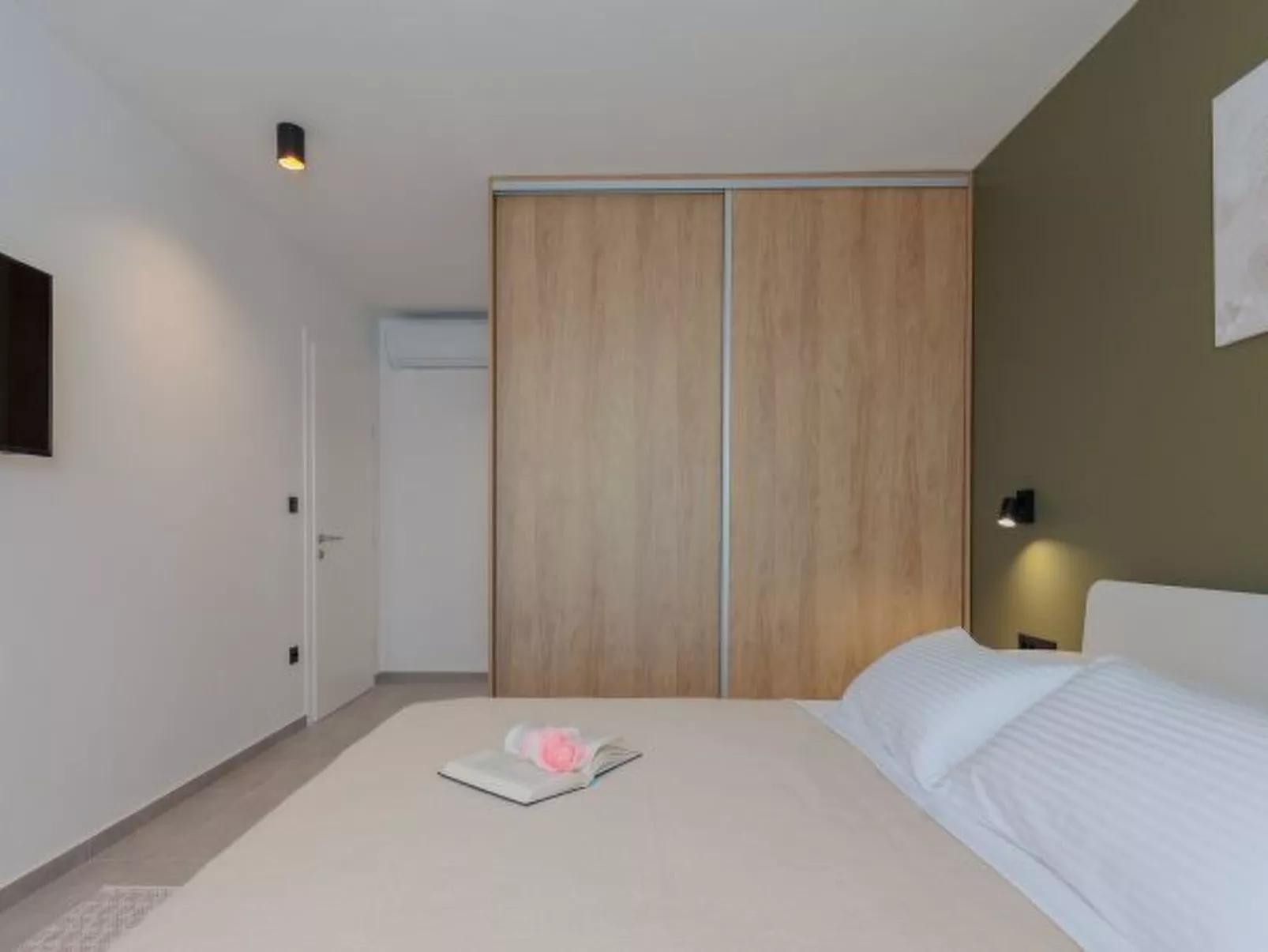 Stunning Villa Marea with a private pool - Image-tags.info