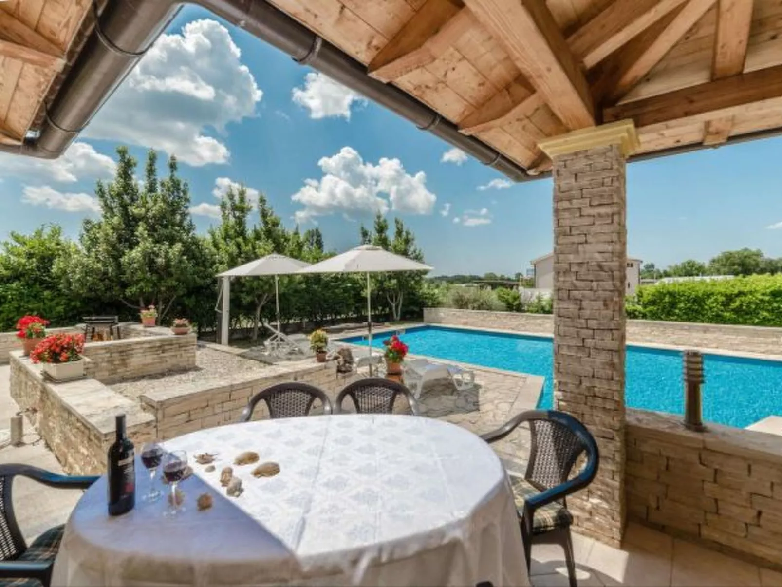 Villa Ana with large pool - Image-tags.info