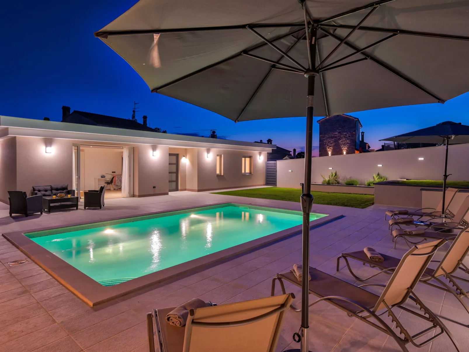 Montevernal - Buiten