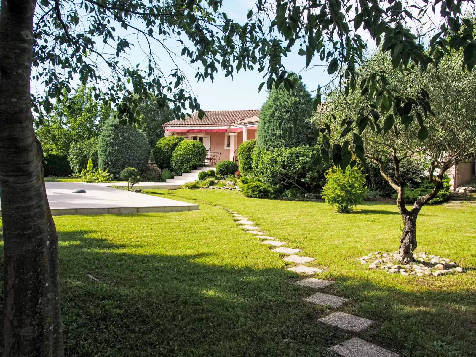 Urlaub im Süden zwischen Meer und Bergen - Buiten