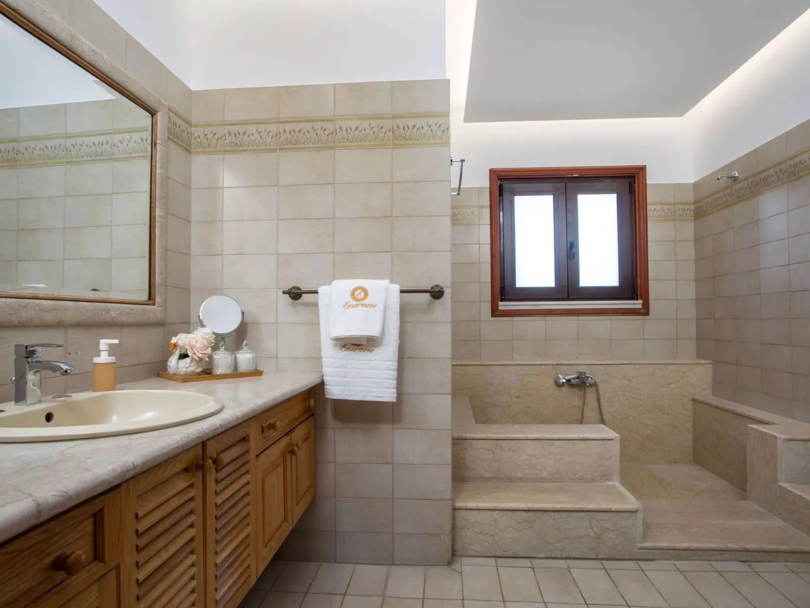 Emarmene - Dein Schicksal - Binnen