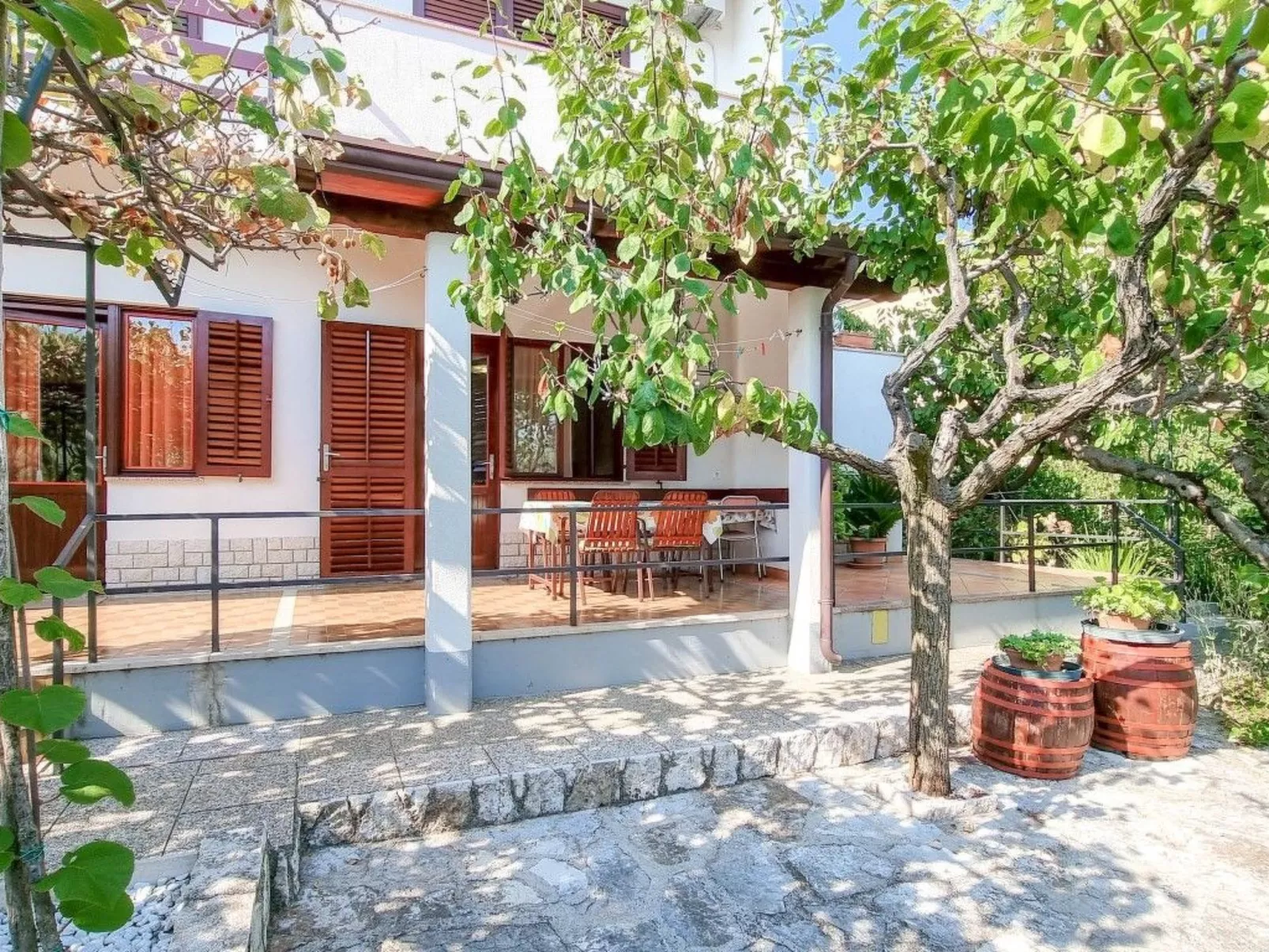 Für 5 Personen ca. 70 m&sup2; in Novigrad, Adriaküste Kroatien (Westküste von I - Buiten