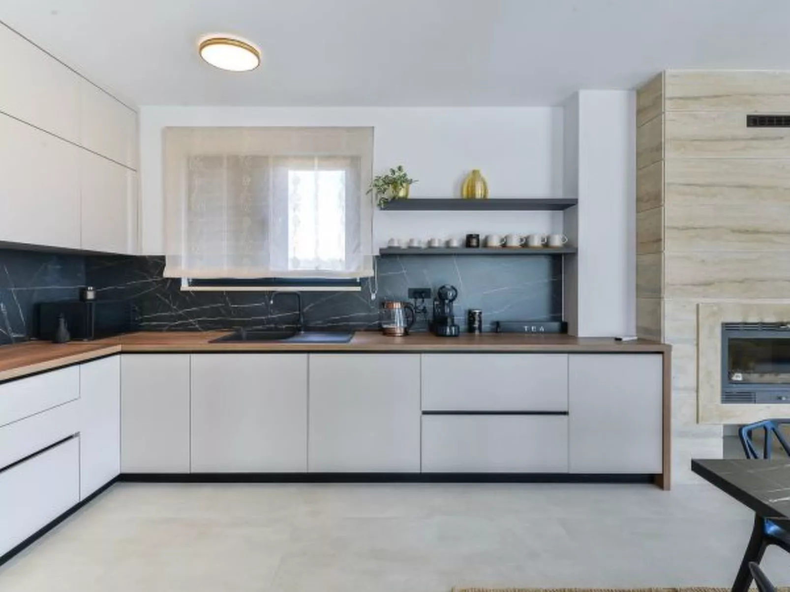 Villa Zariva with pool and panoramic mountain and - Image-tags.info