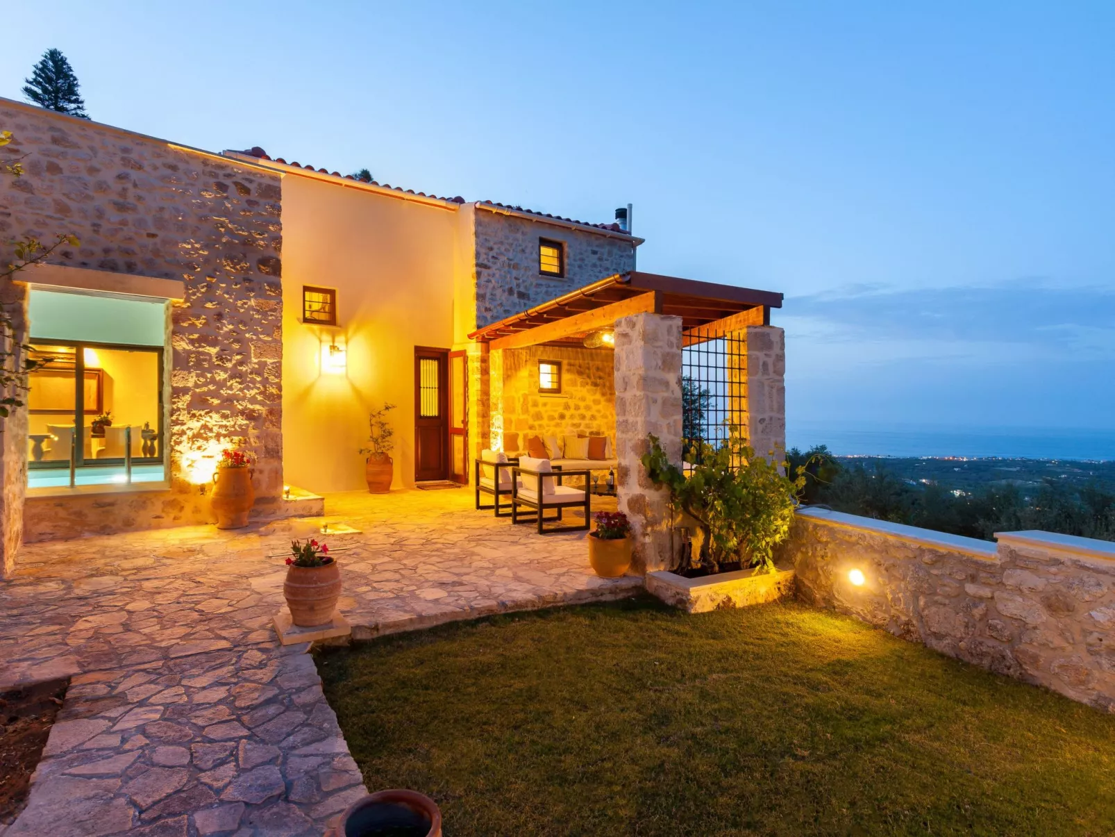 Ali Vafi's Villa - Beheizter Jacuzzi und Innenpool - Buiten