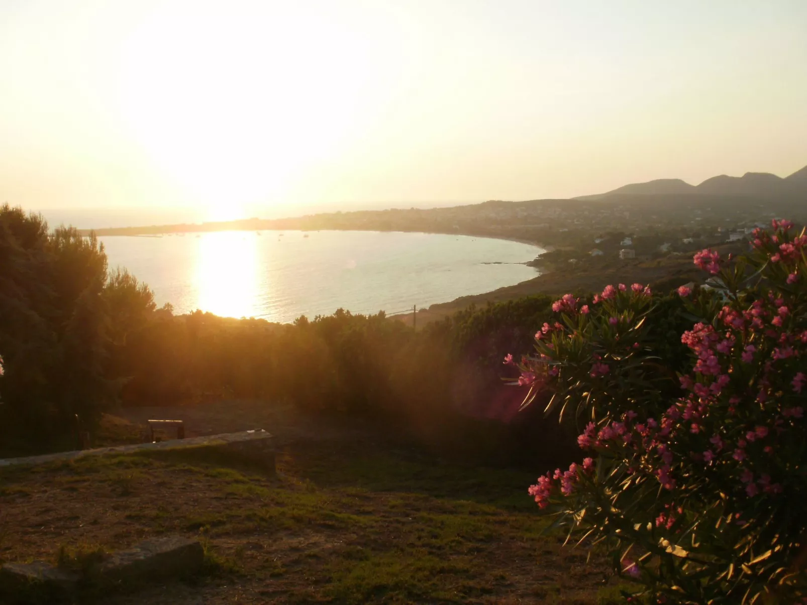 Charly Point Villa-Apartment, Doppelzimmer - Buiten