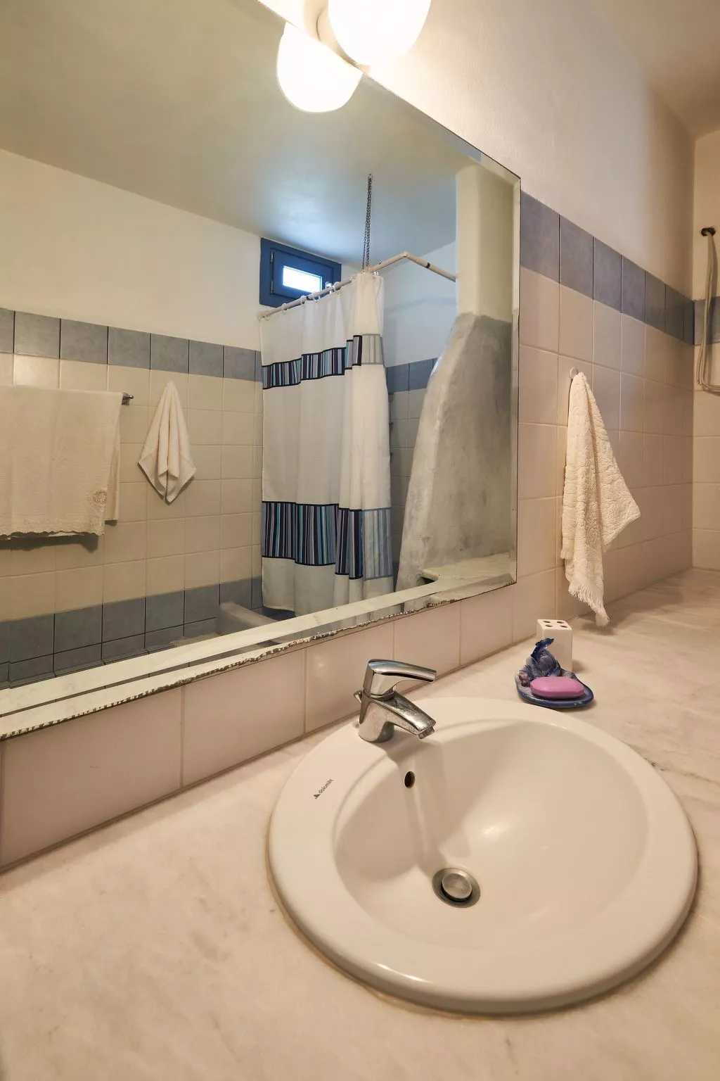 Große, komfortable Pool-Villa, Strand zu Fuß erreichbar - Binnen