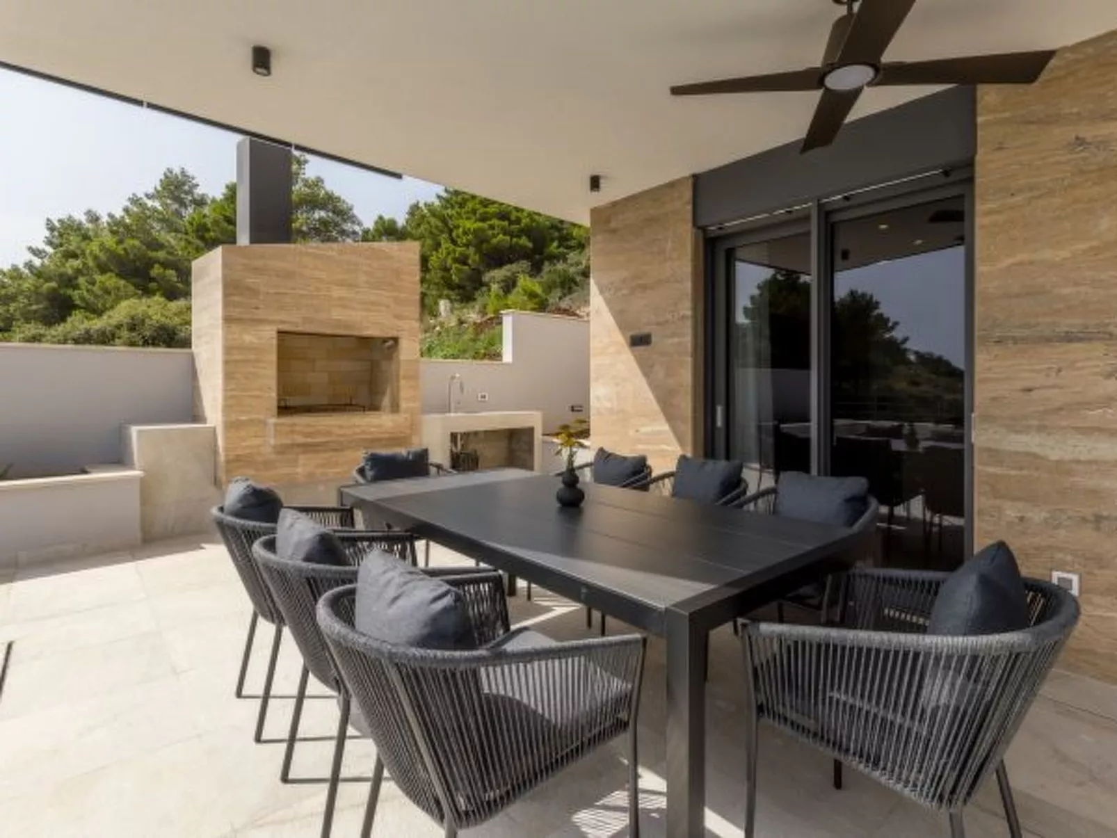 Beachfront villa Mare with seaview and pool - Buiten