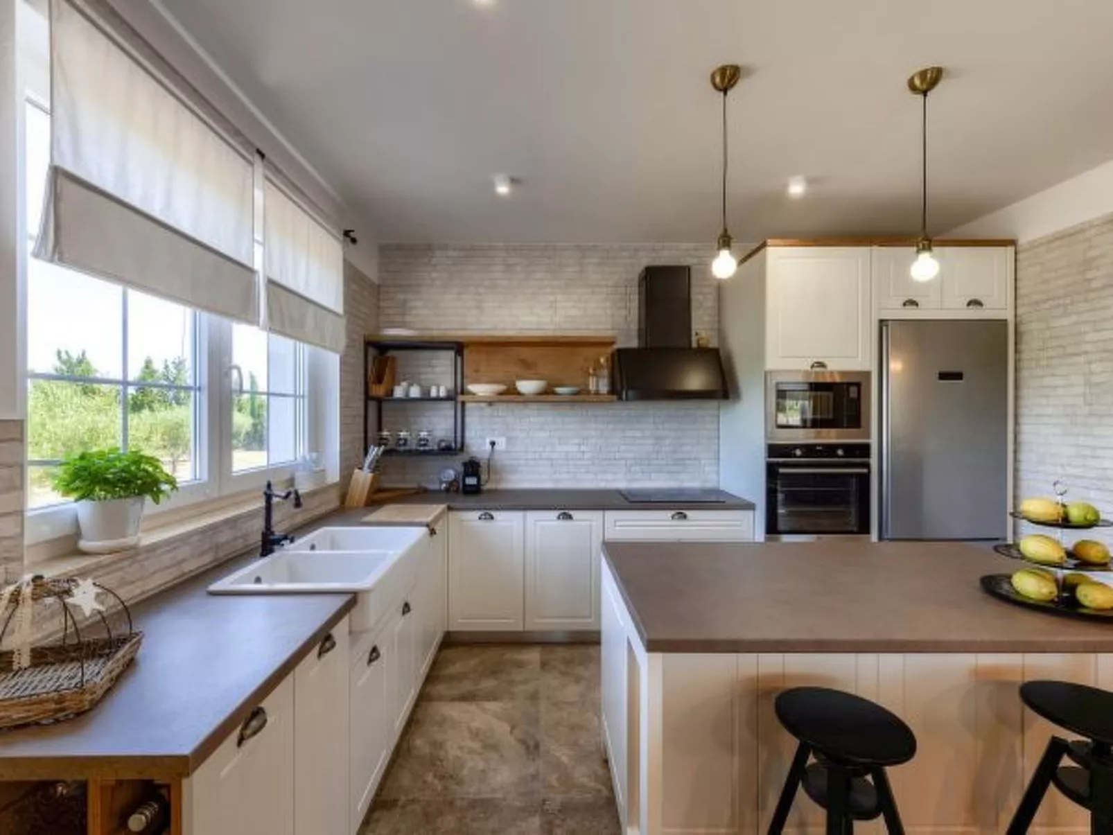 Villa Andamalu with heated pool - Image-tags.info