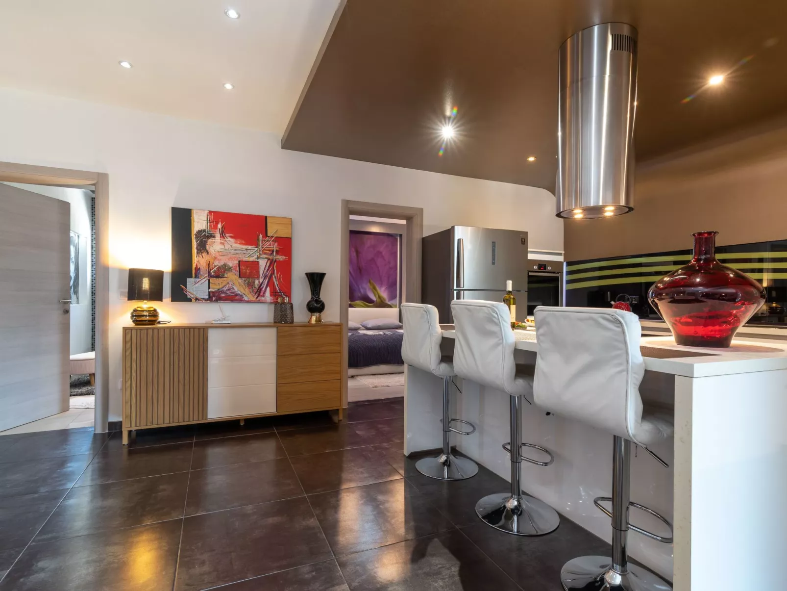 Modernes Apartment mit Gartennutzung, einer groß - Image-tags.info