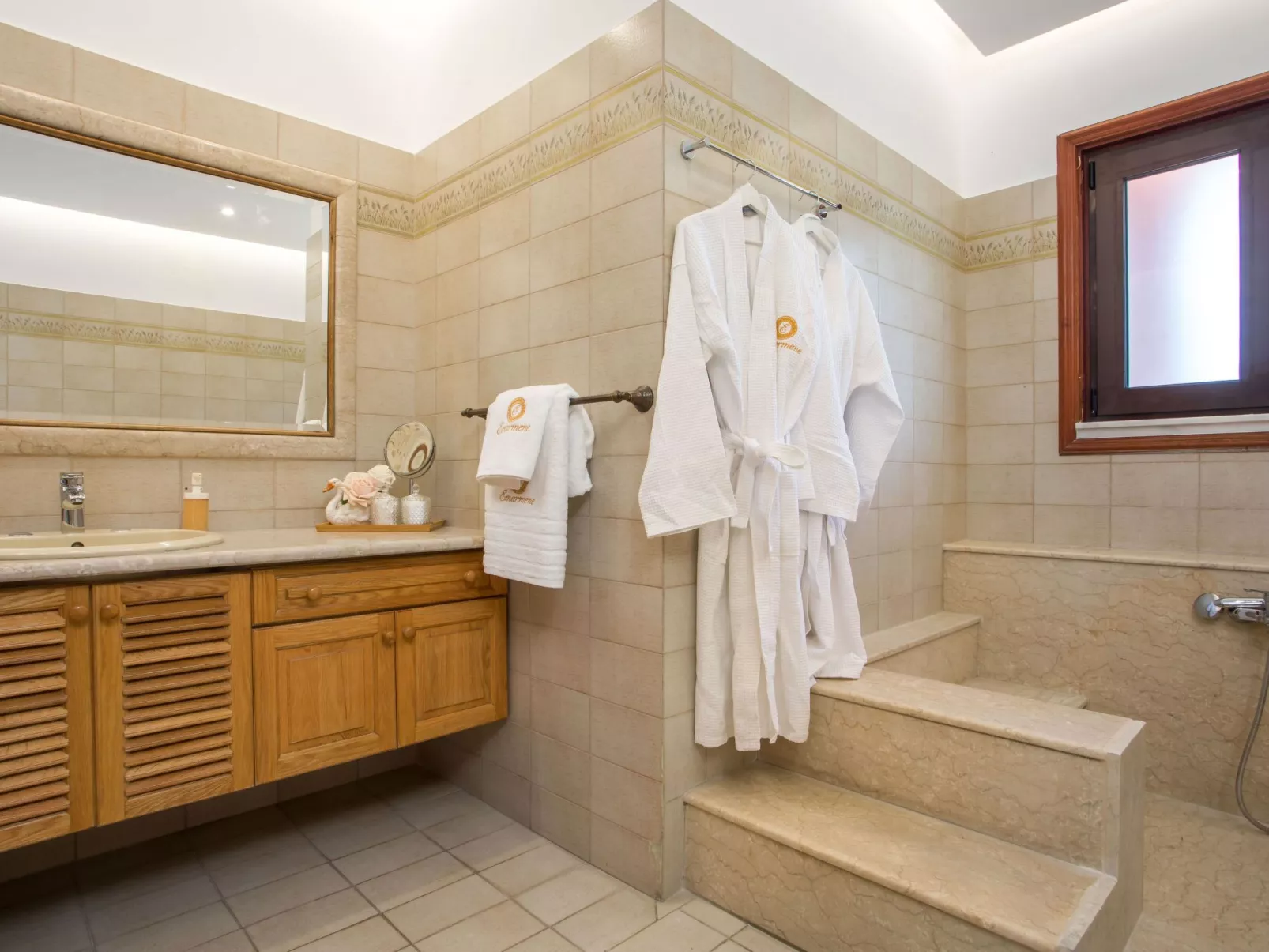 Emarmene - Dein Schicksal - Binnen