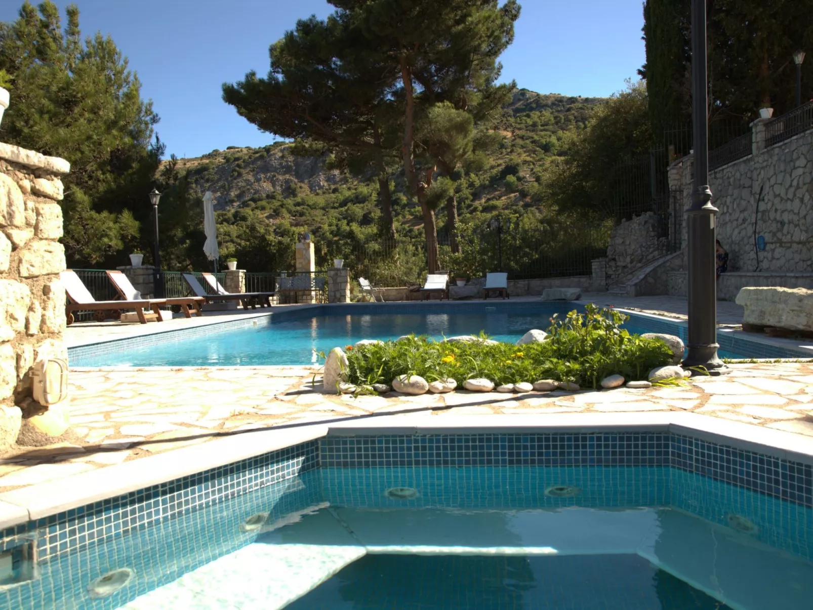 Sommer Dafnopanagia Luxusstudio Ourania - Buiten