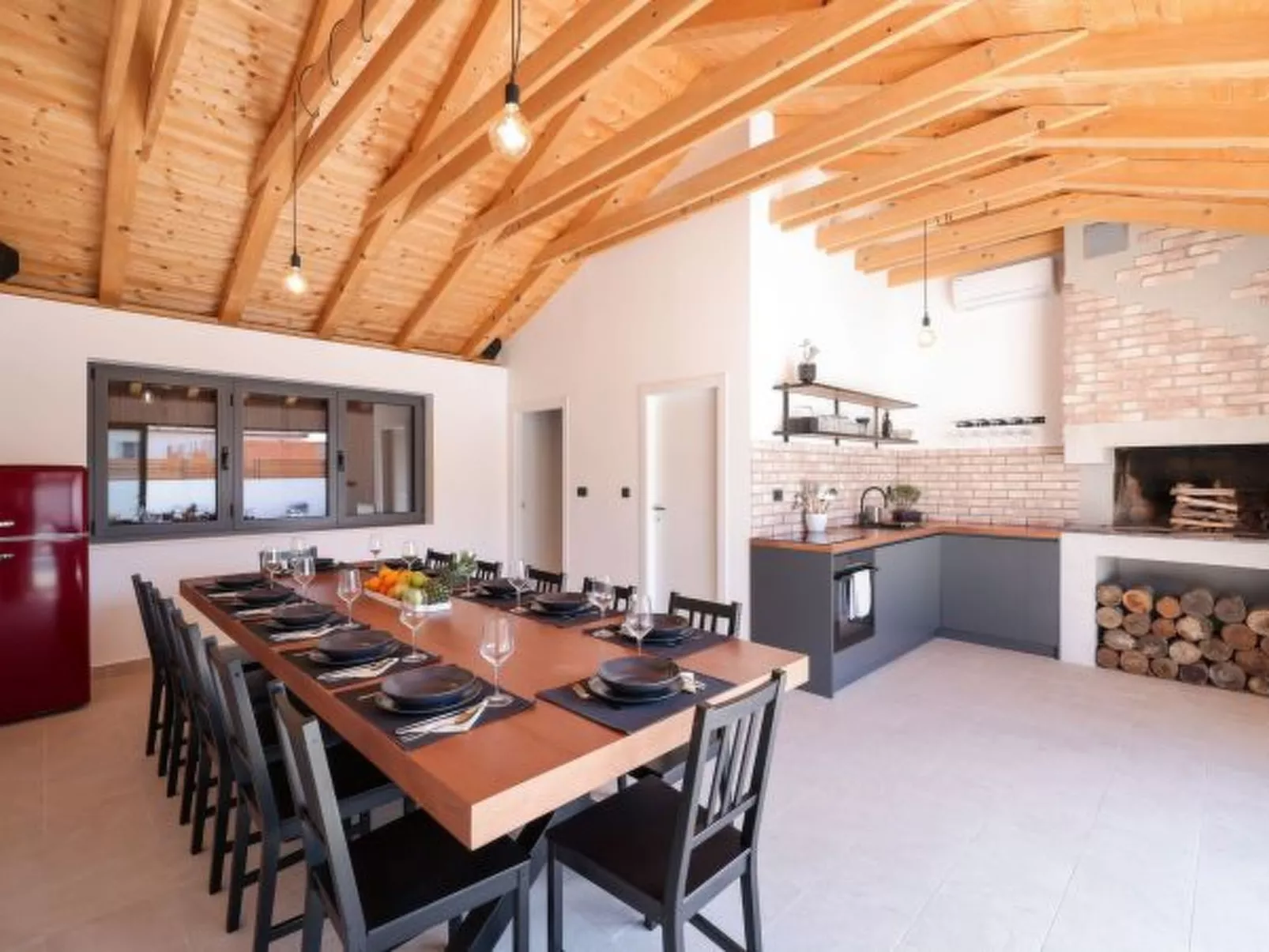 Villa Marta with heated pool and traditional taver - Image-tags.info