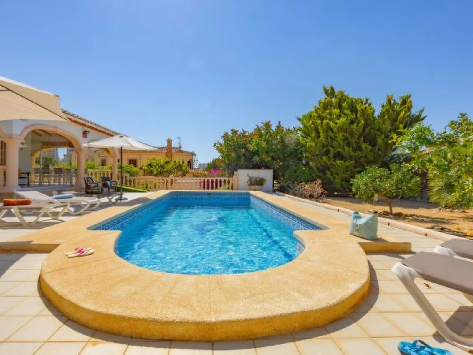 Villa Mona - PlusHolidays - Image-tags.info