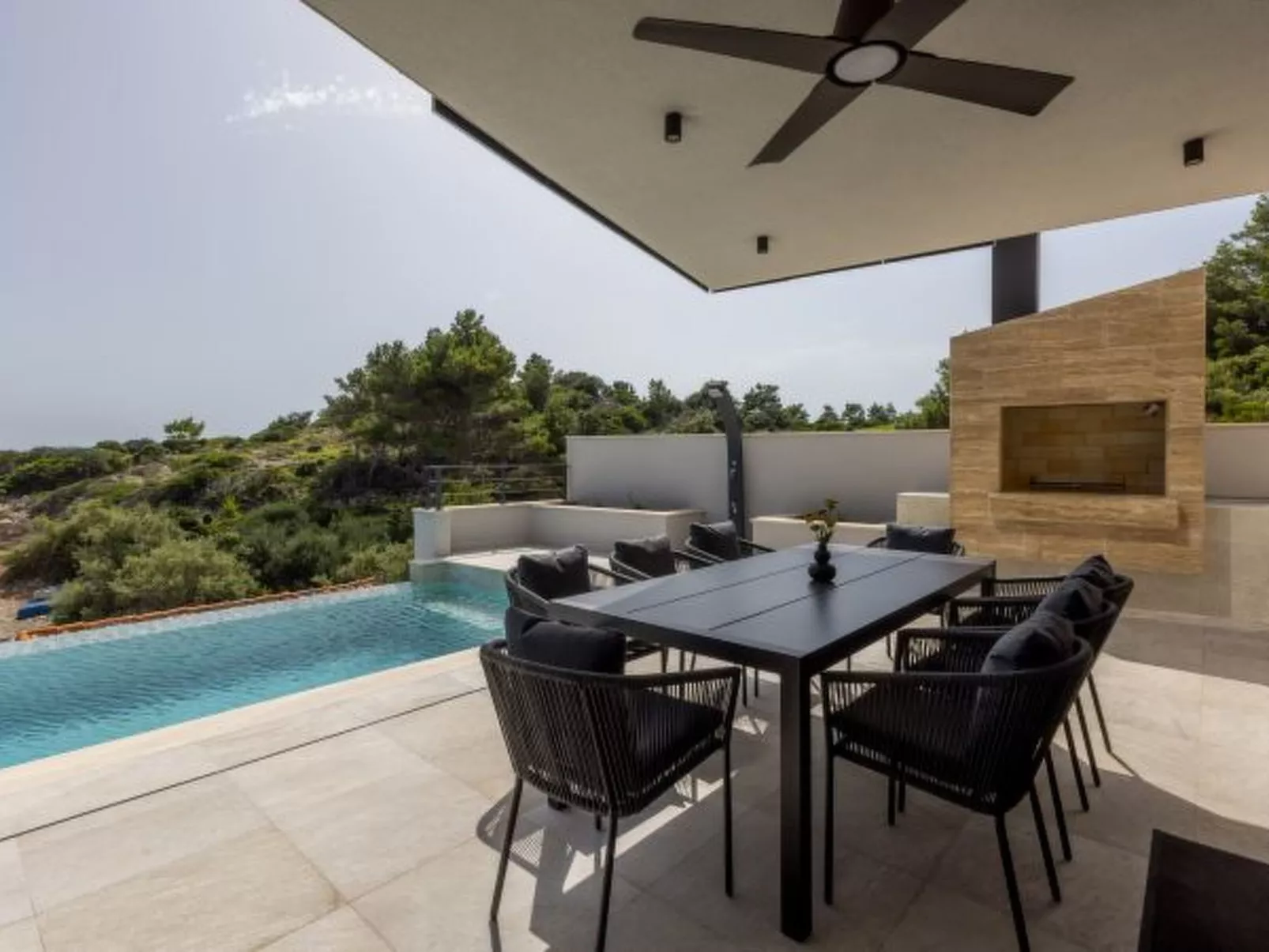 Beachfront villa Mare with seaview and pool - Buiten