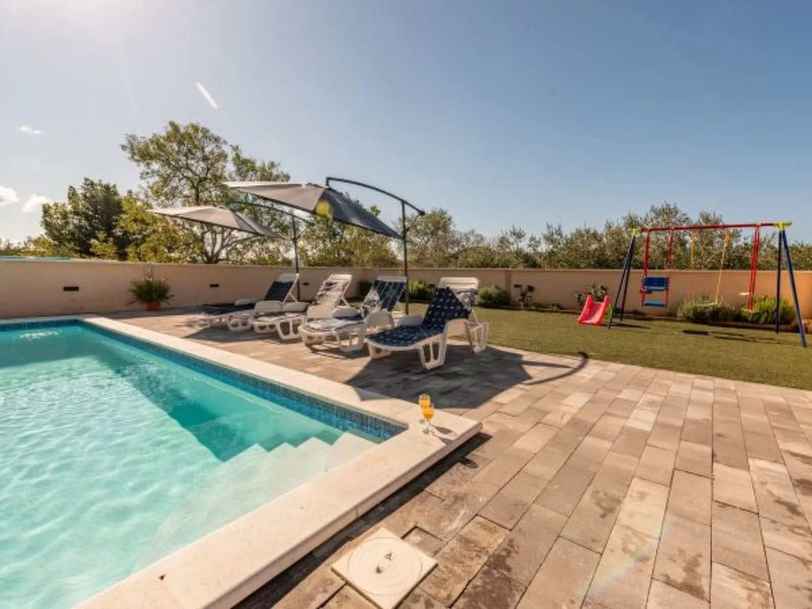 Holiday House Laetitia with pool - Image-tags.info