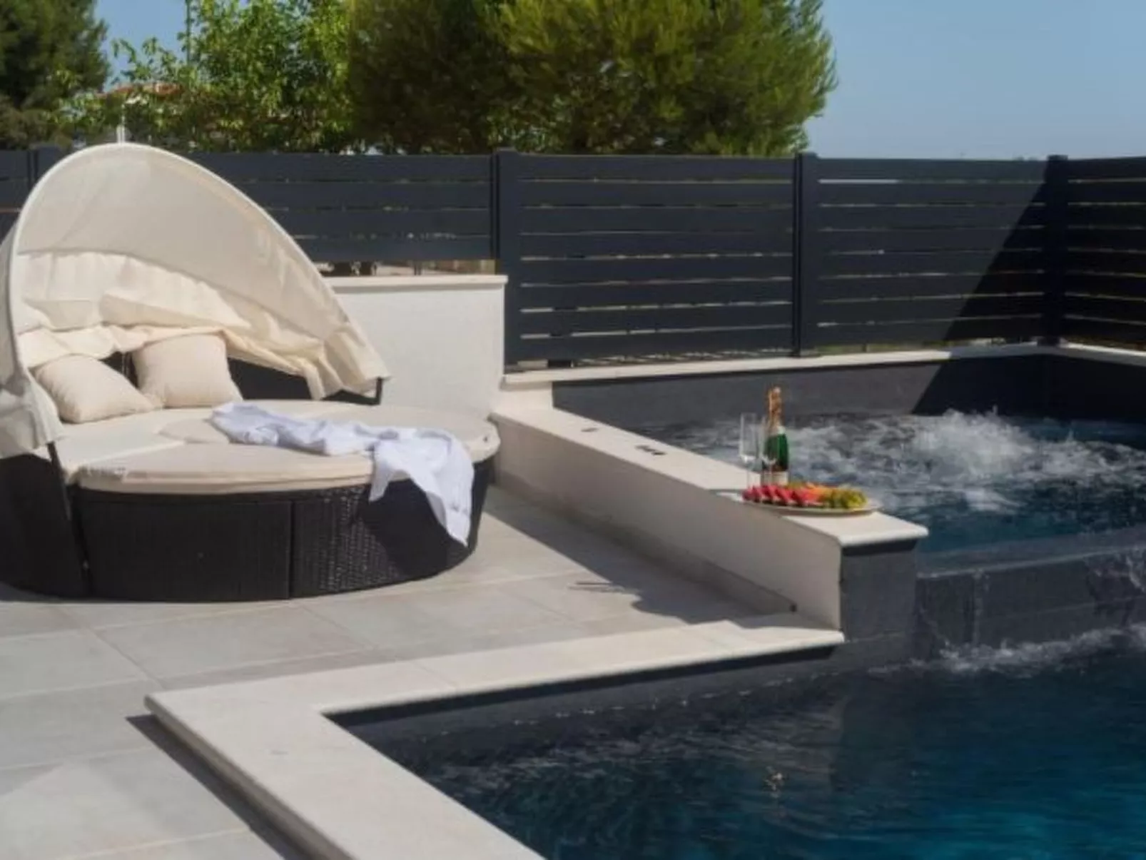 Villa Barbara with heated pool - Image-tags.info