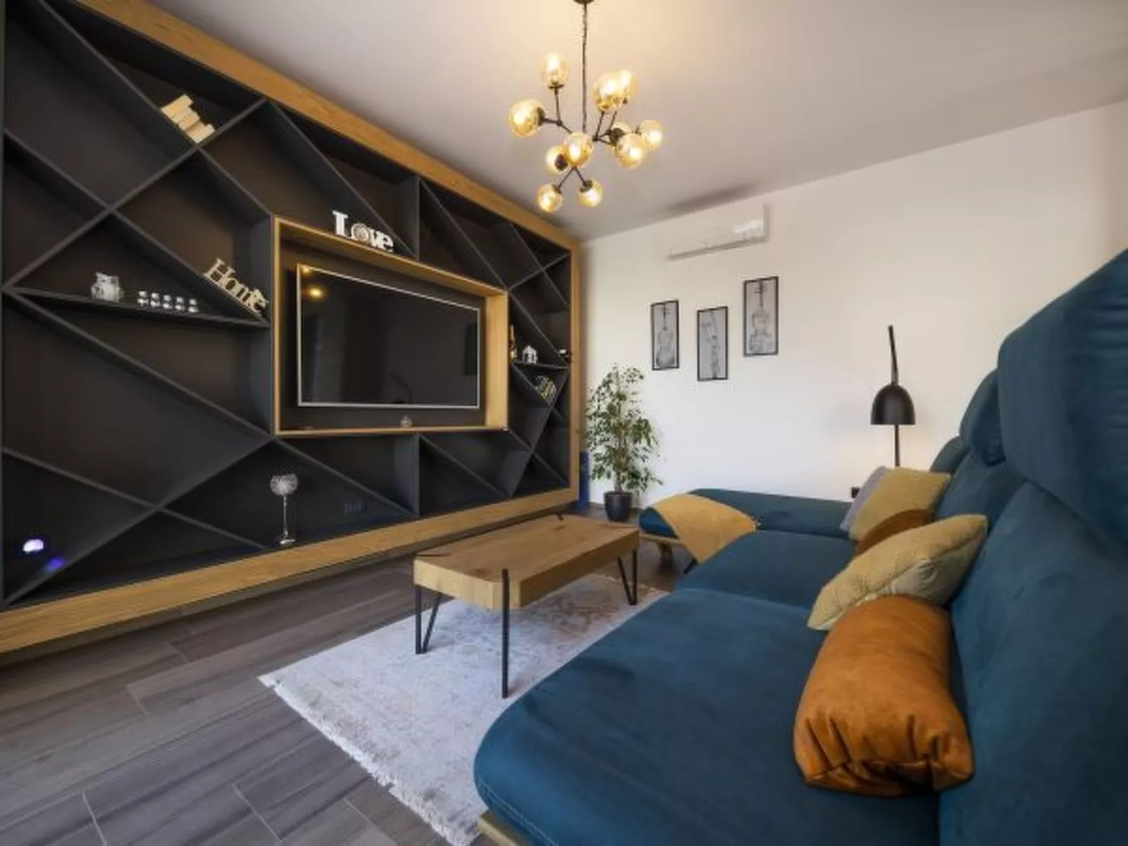 Luxury villa Mary Lou with pool and spa area - Image-tags.info