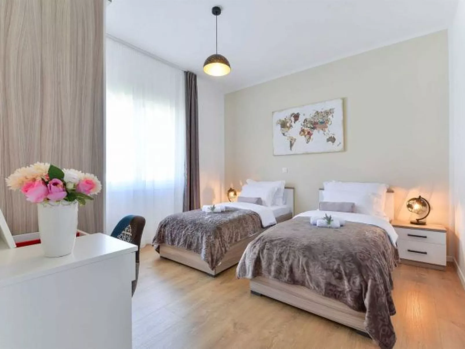 Villa First Hill with heated pool - Image-tags.info