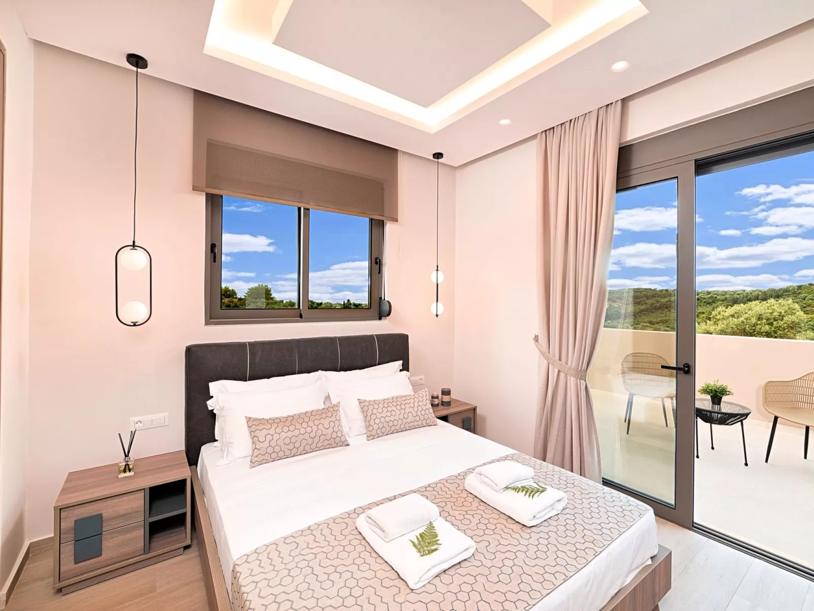 Villa "Minoas Grand" mit Blick auf das Wasser - Image-tags.info