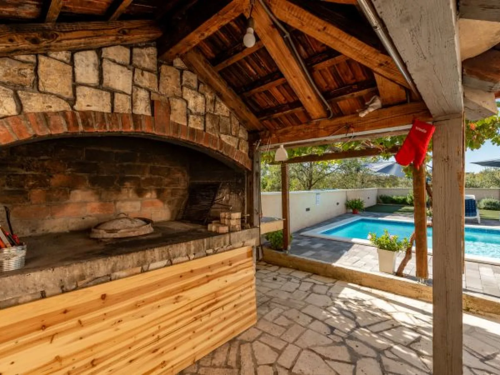 Holiday House Laetitia with pool - Image-tags.info