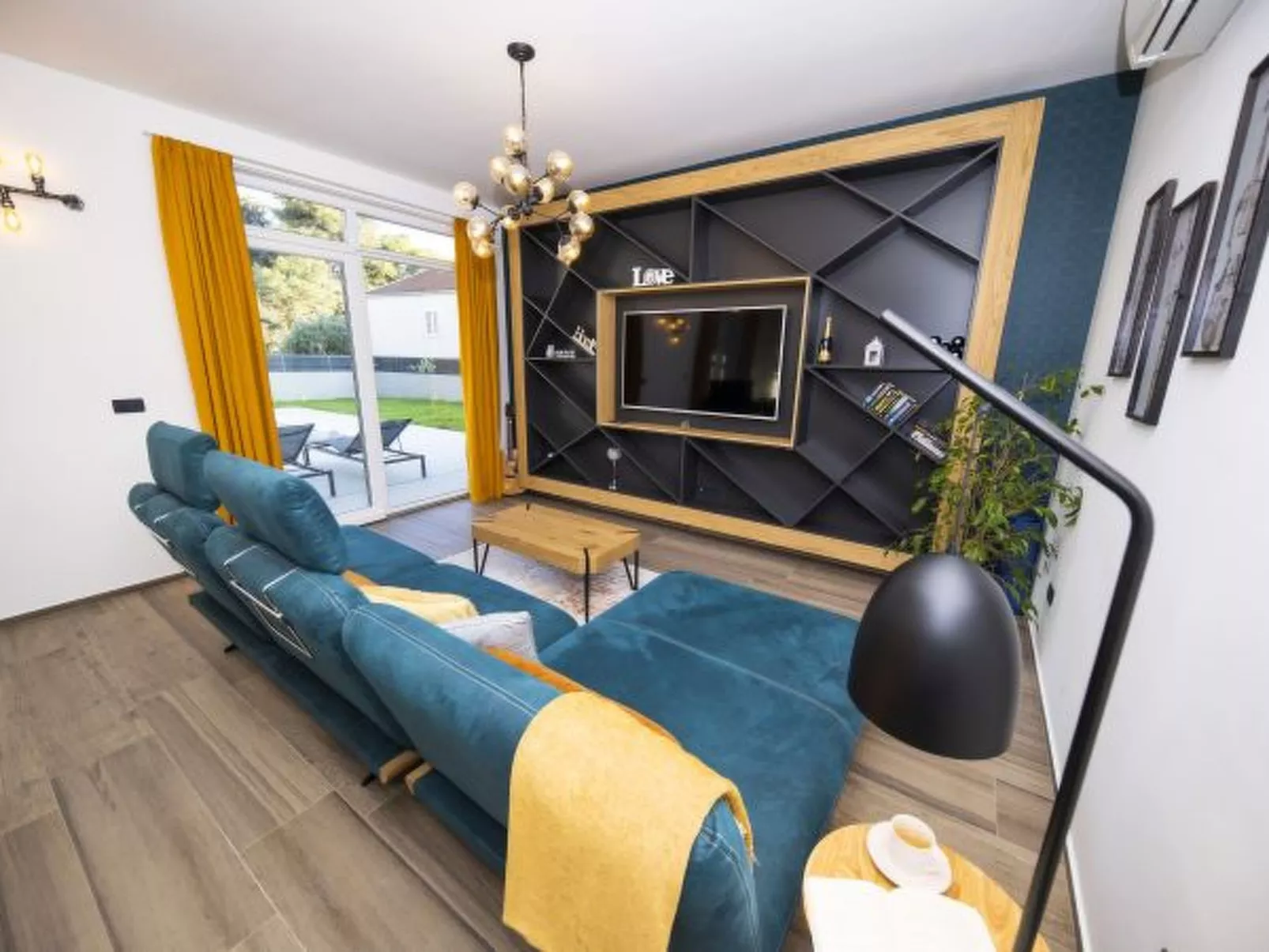 Luxury villa Mary Lou with pool and spa area - Image-tags.info