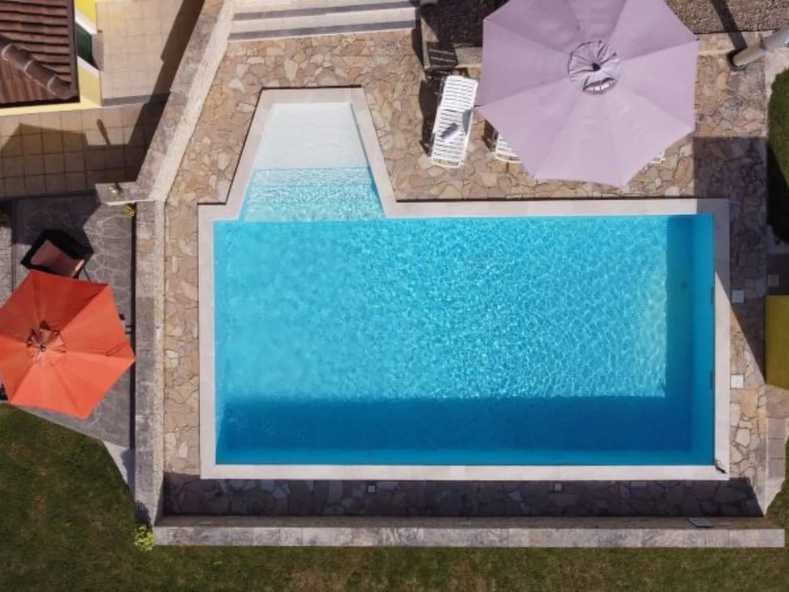 Villa Ana with large pool - Image-tags.info