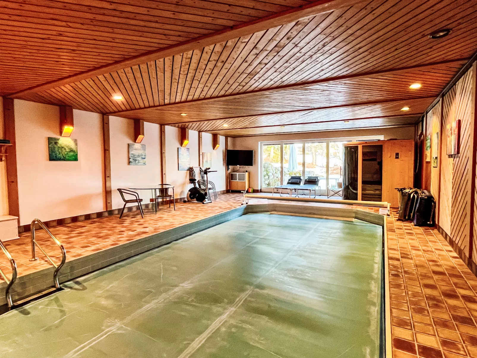 Schwarzwaldhof mit Pool & Sauna - Binnen