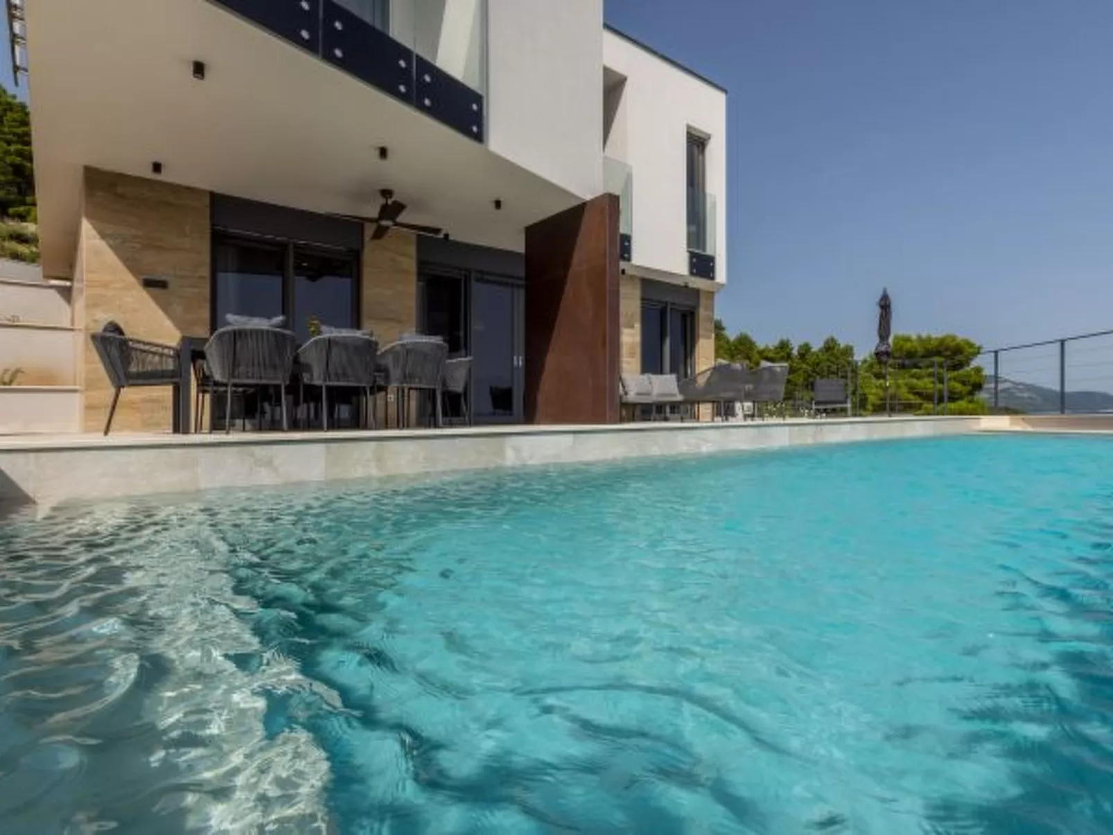 Beachfront villa Mare with seaview and pool - Buiten